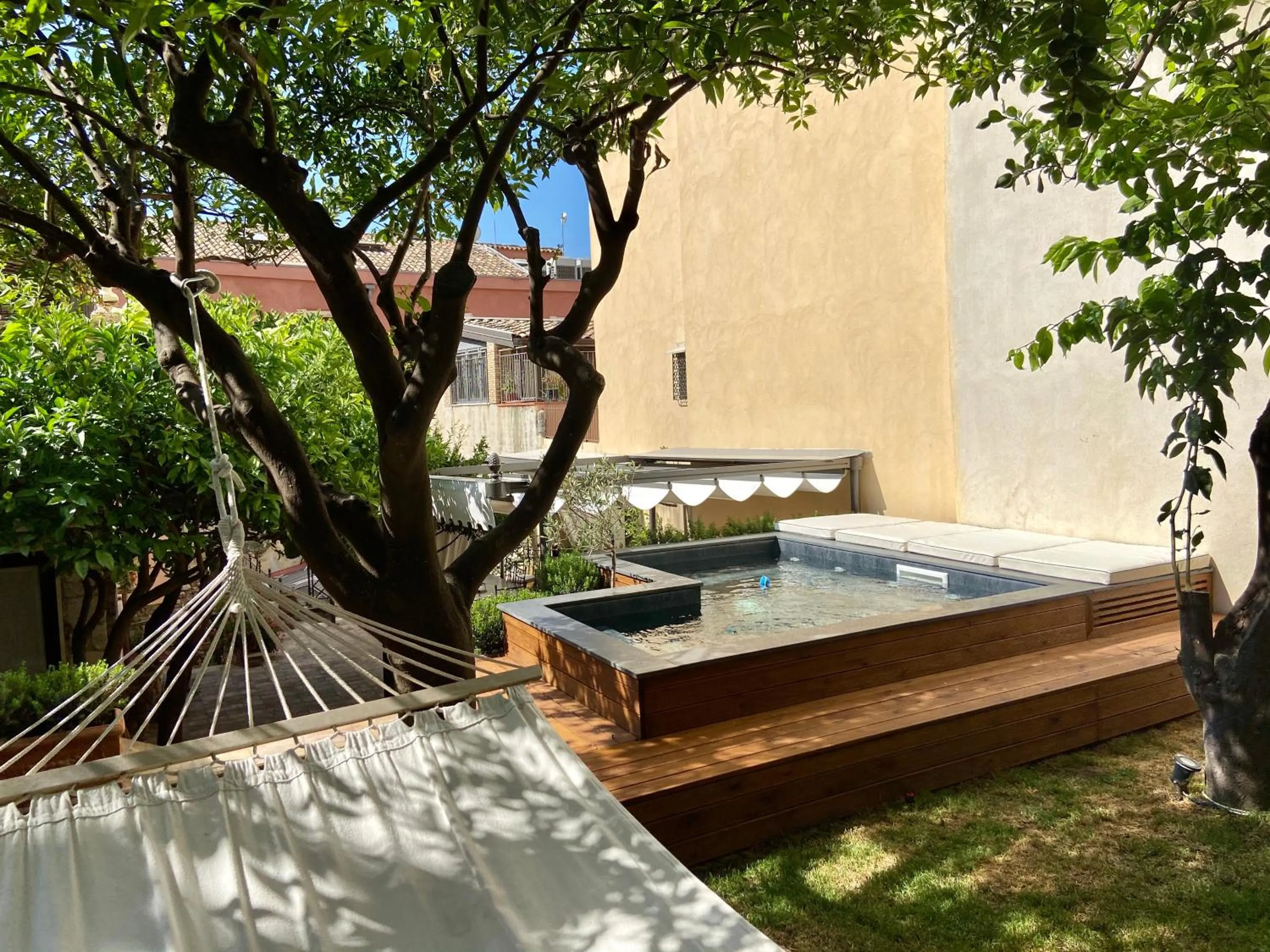 Swimming pool in Relais 147 - Luxury b&b