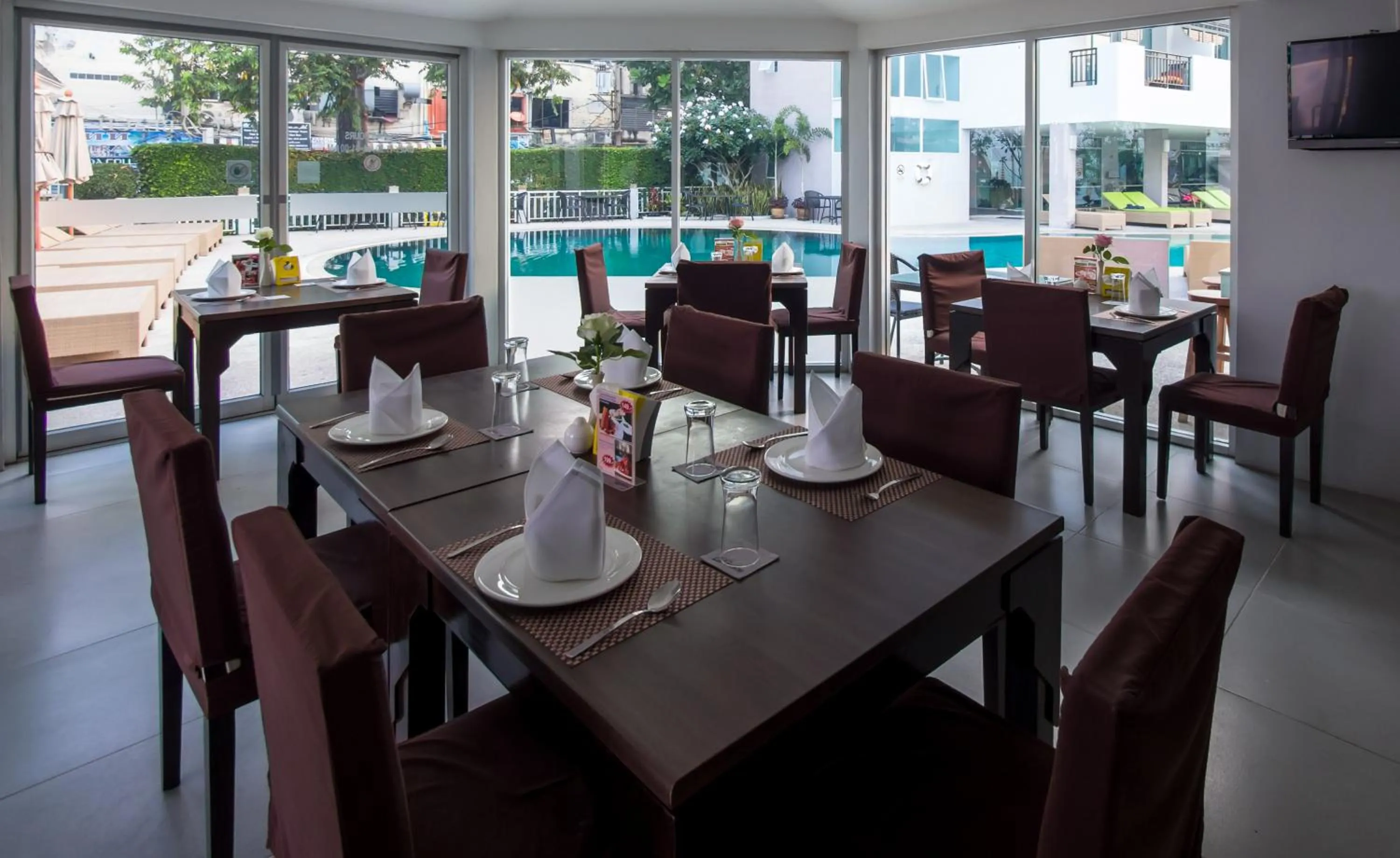 Restaurant/places to eat in Pattaya Discovery Beach Hotel - SHA Extra Plus