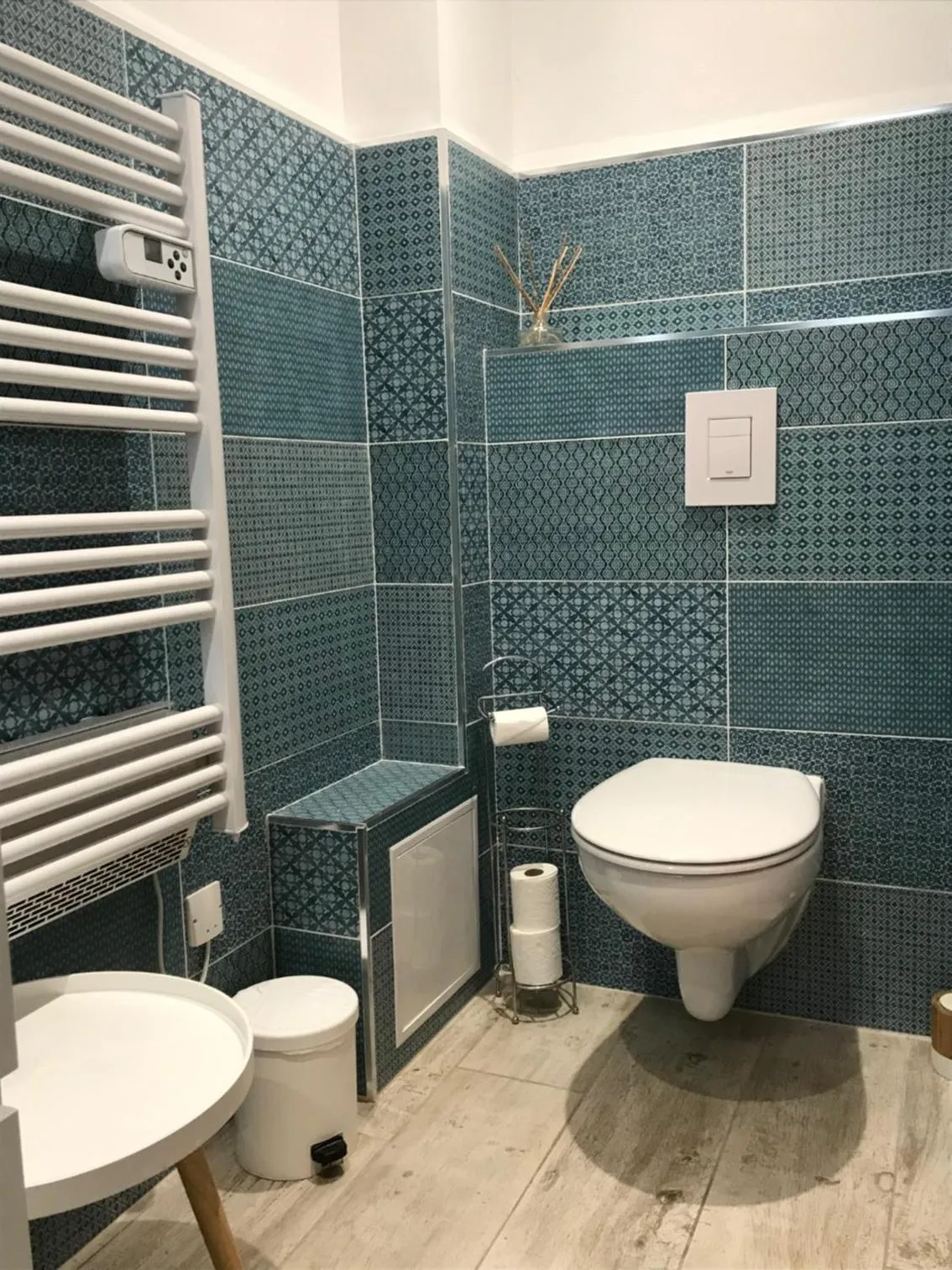 Toilet in Hôtel Le Neptune en Camargue