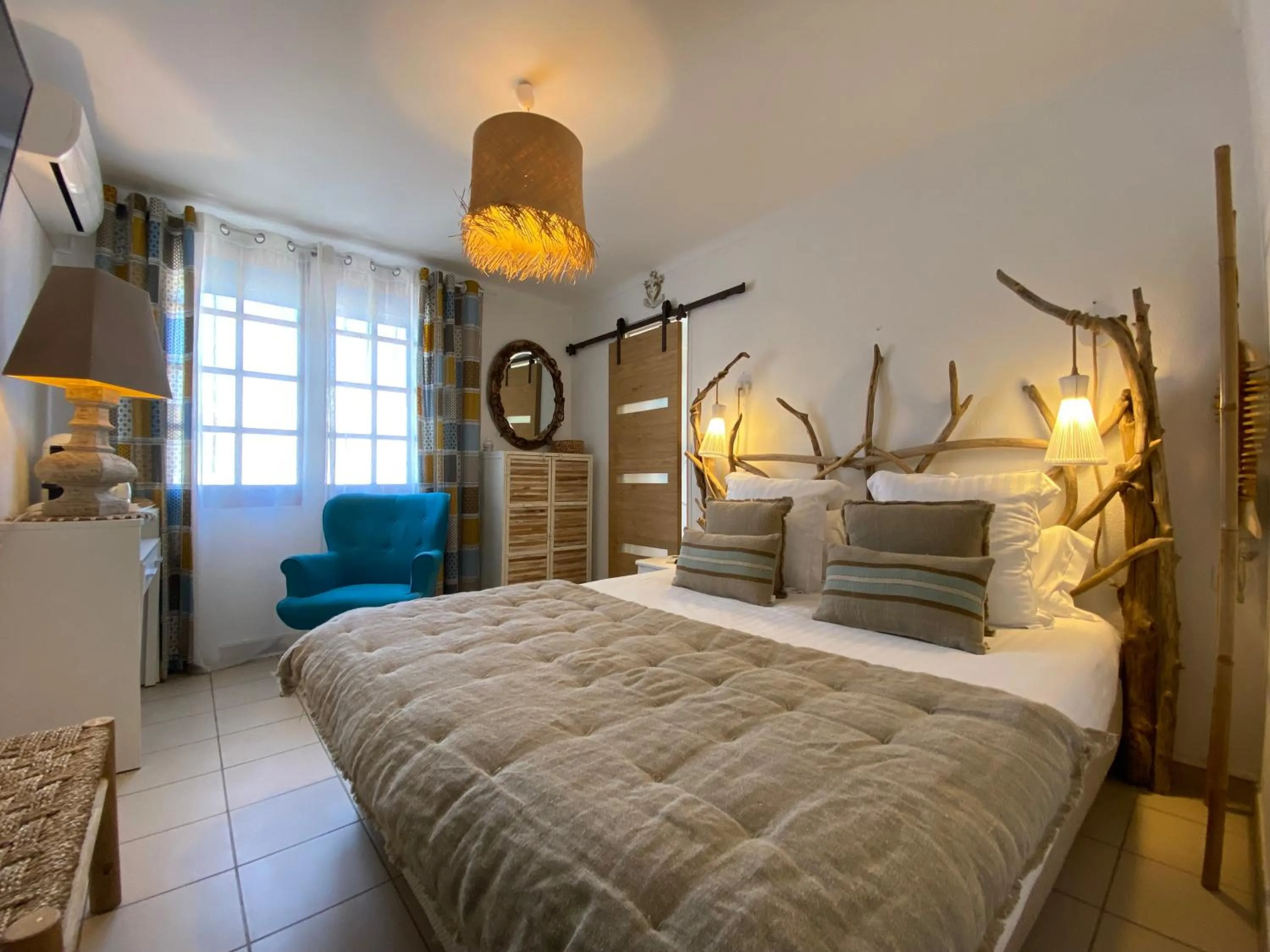 Bed in Hôtel Le Neptune en Camargue