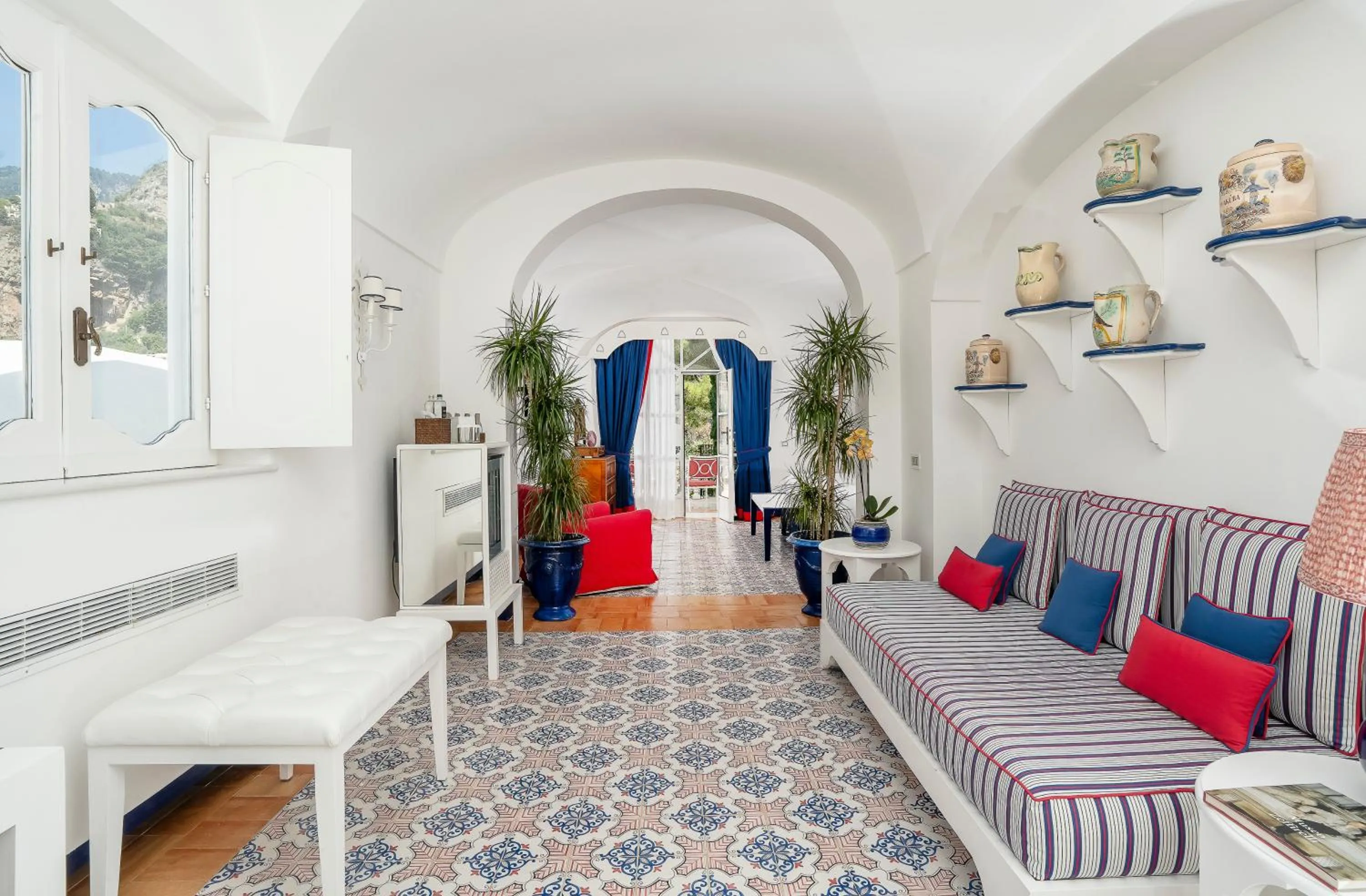 Living room, Bed in Villa Treville