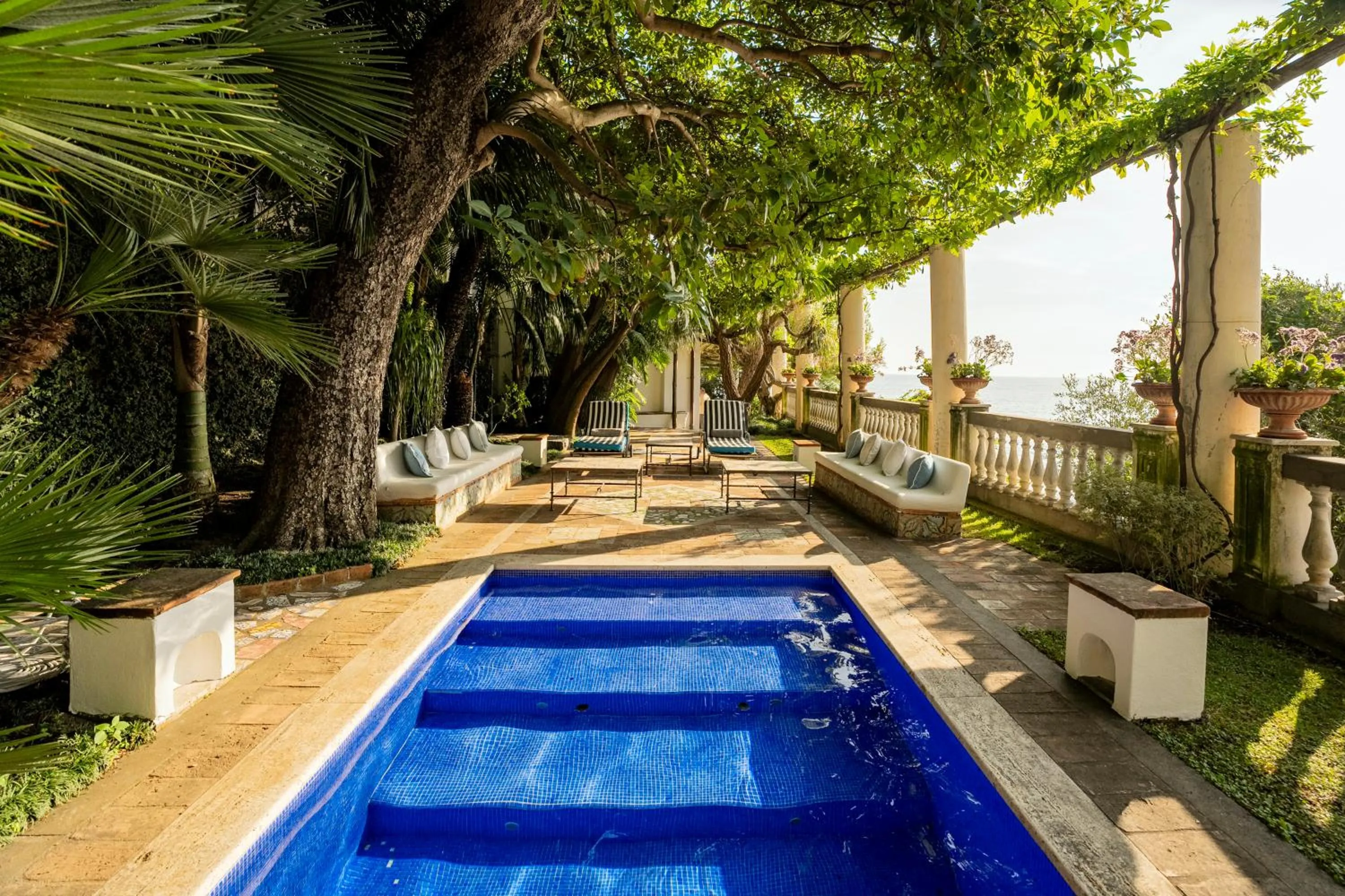 Swimming pool in Villa Treville