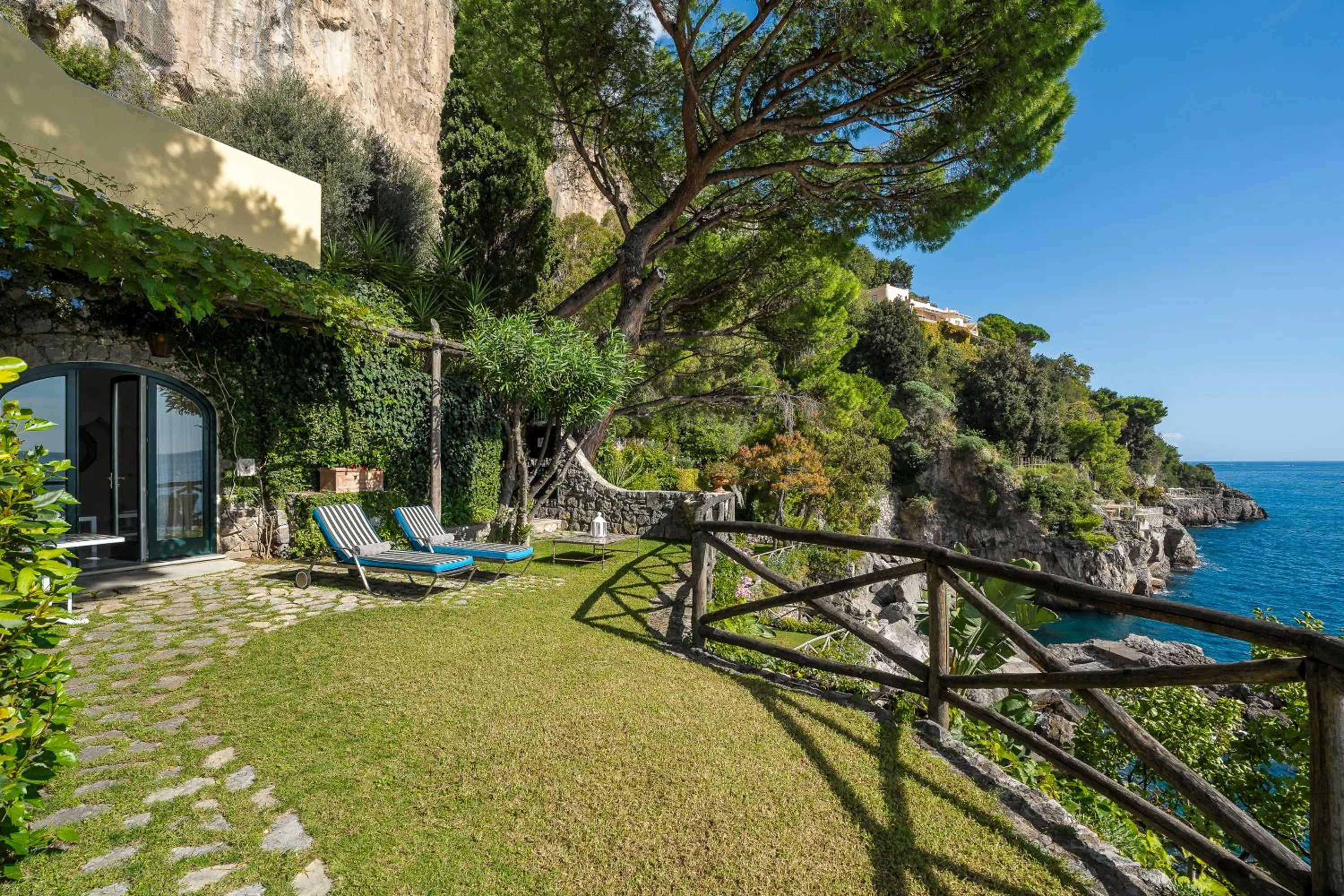 Garden view in Villa Treville