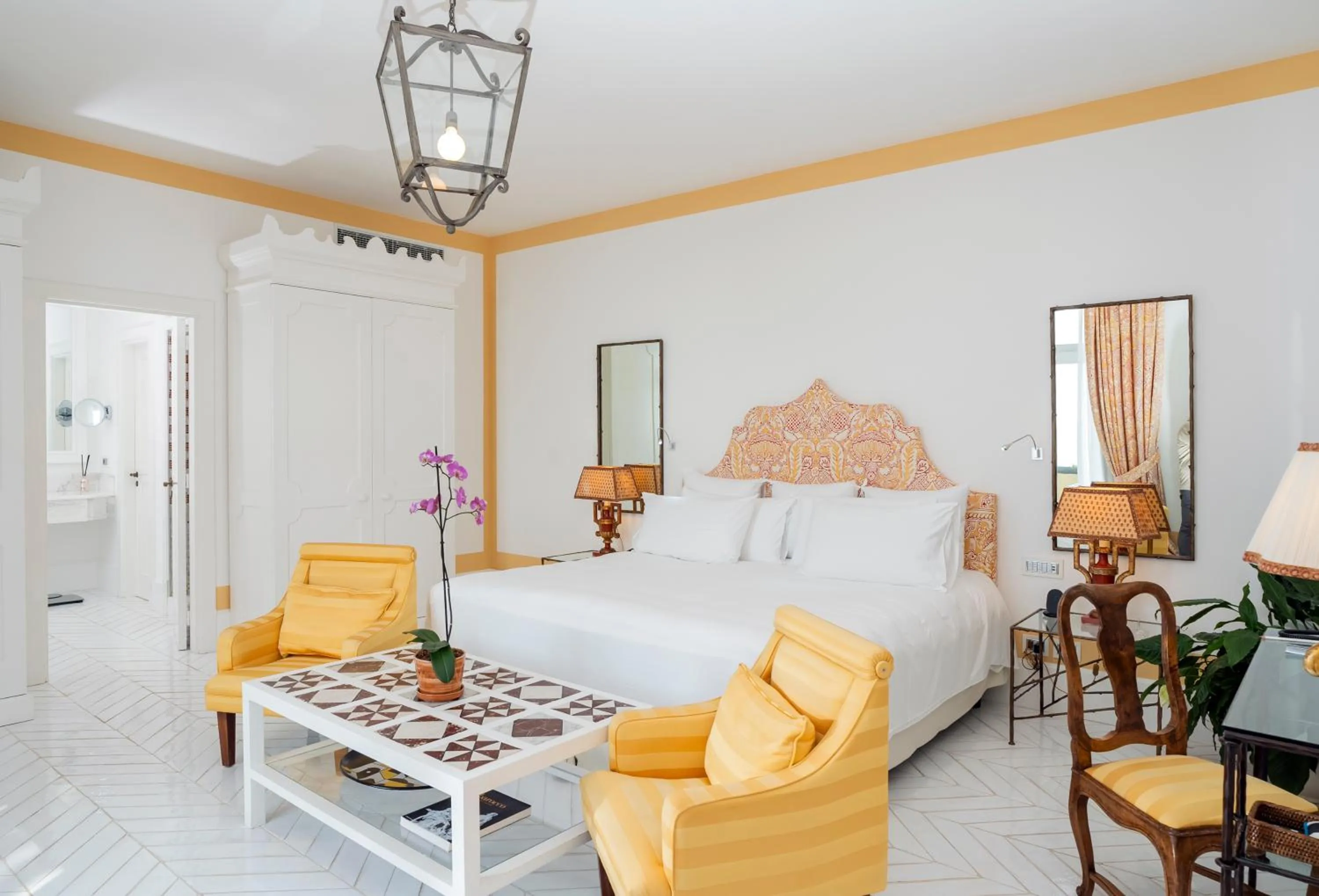 Photo of the whole room in Villa Treville