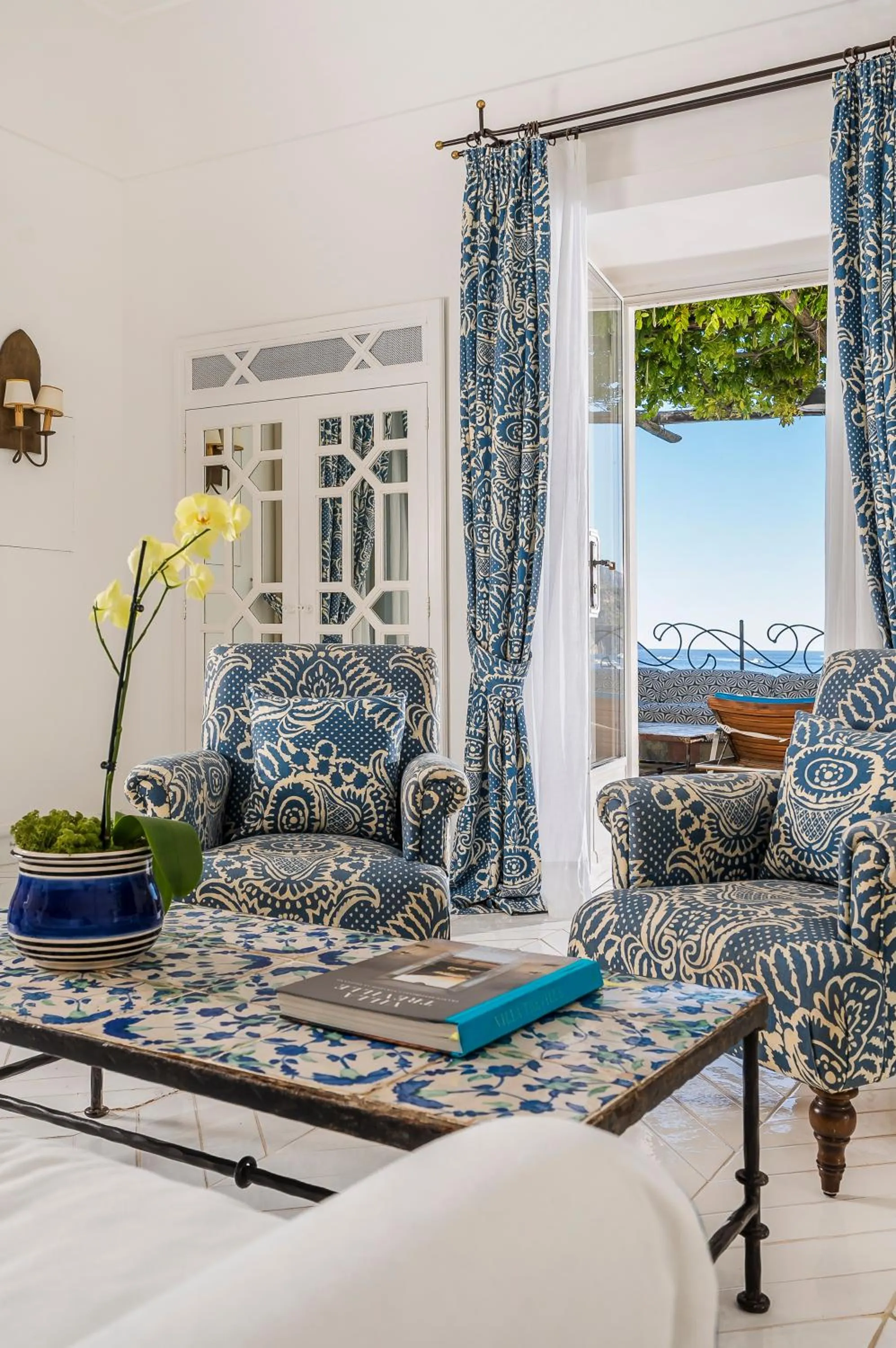 Bedroom, Bed in Villa Treville