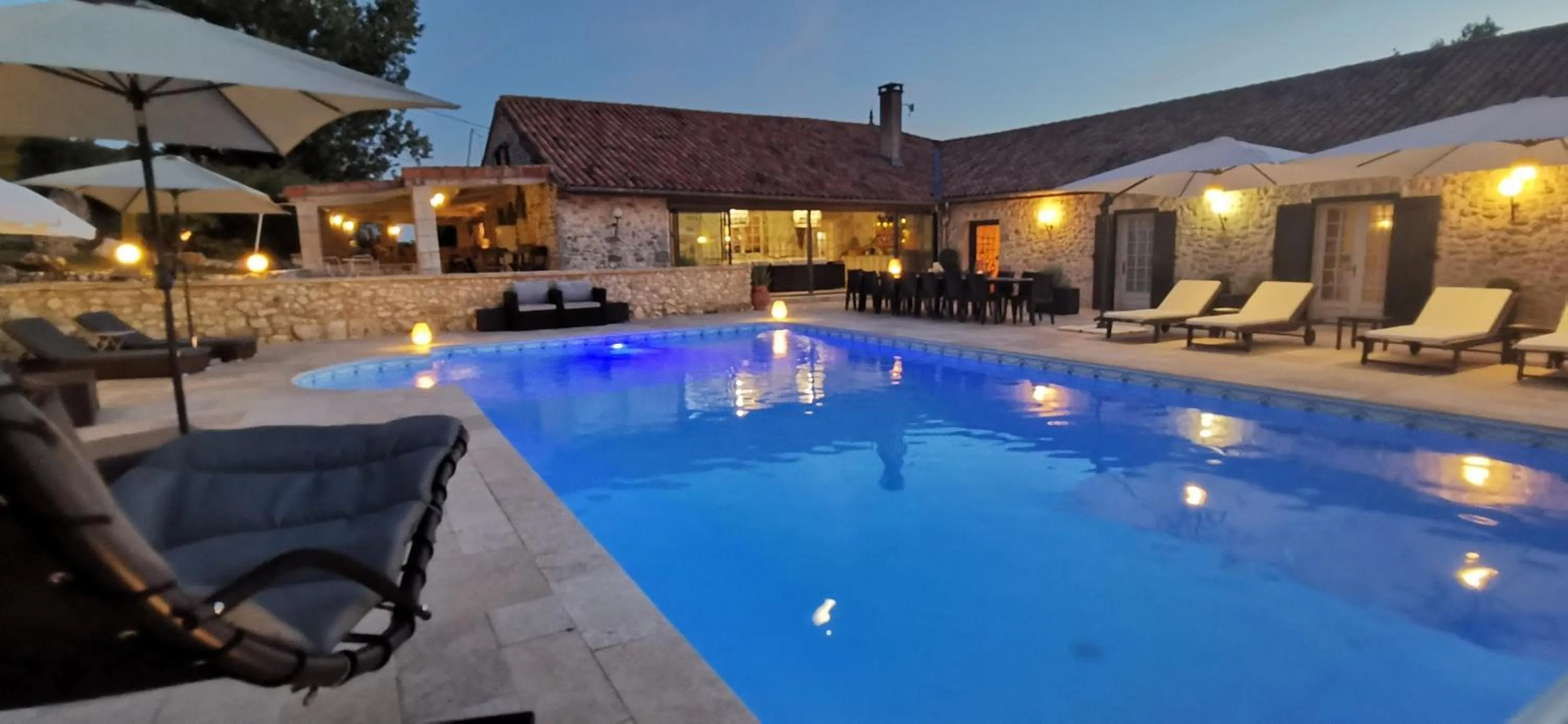 Property building in Chambres d'Hôtes Domaine de Beunes