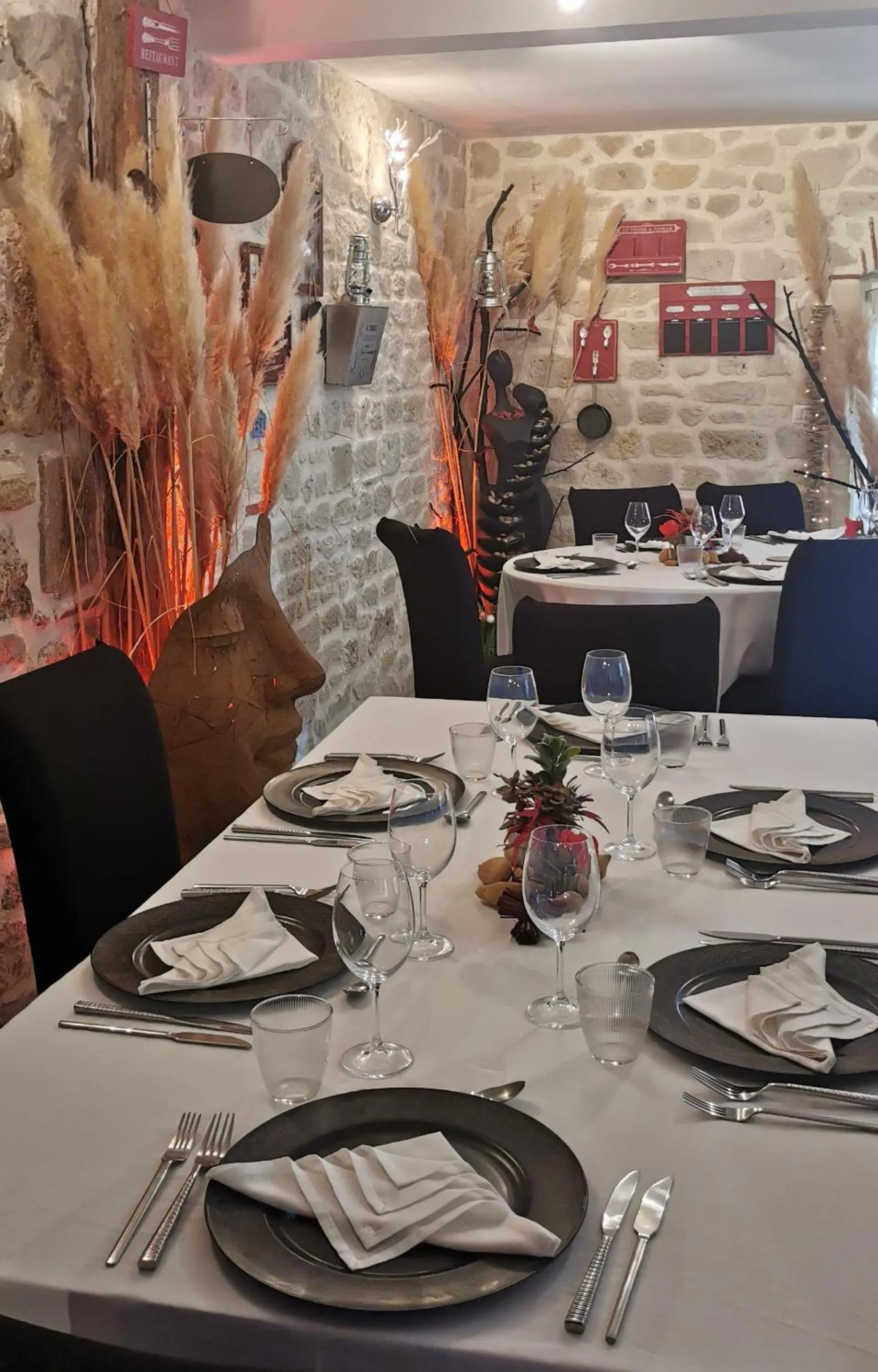 Restaurant/places to eat in Chambres d'Hôtes Domaine de Beunes