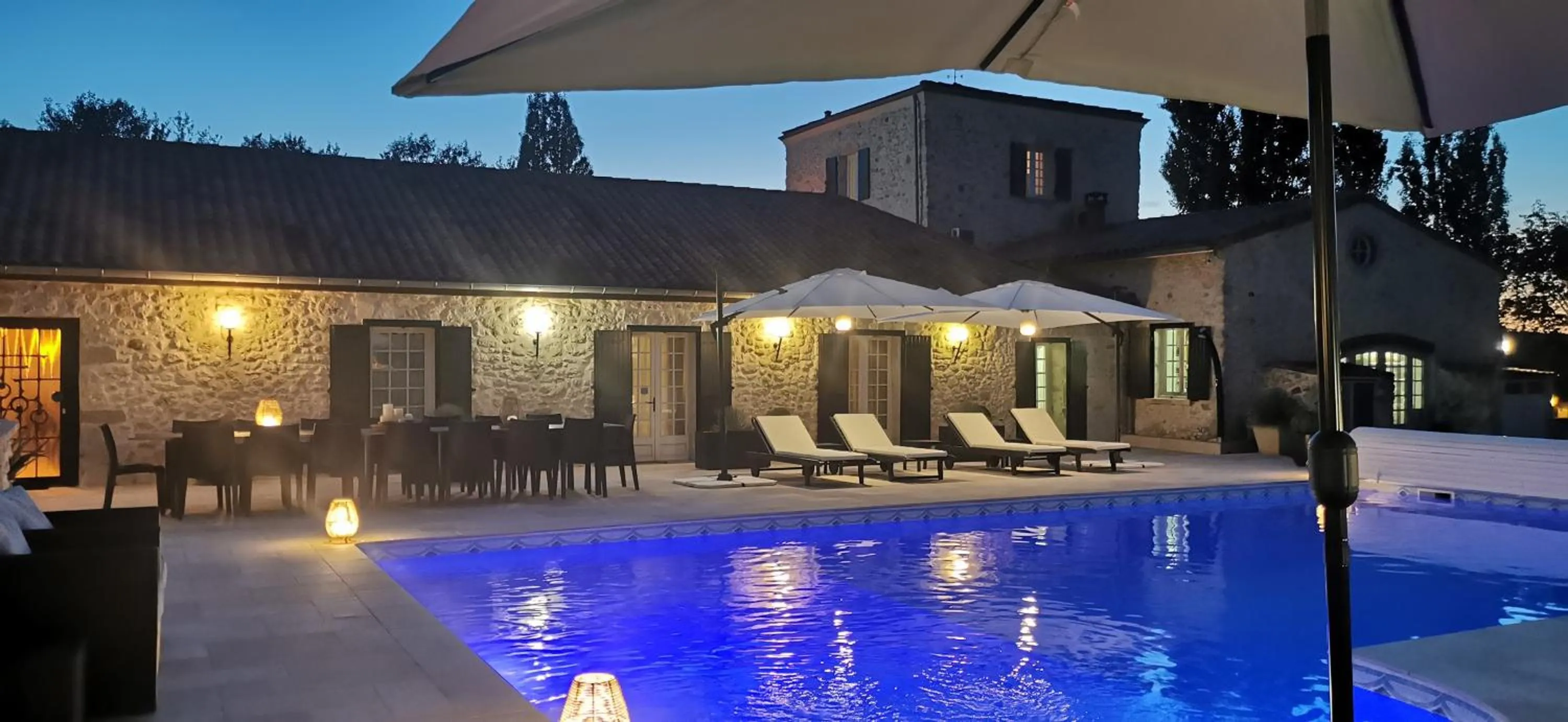 Property building in Chambres d'Hôtes Domaine de Beunes