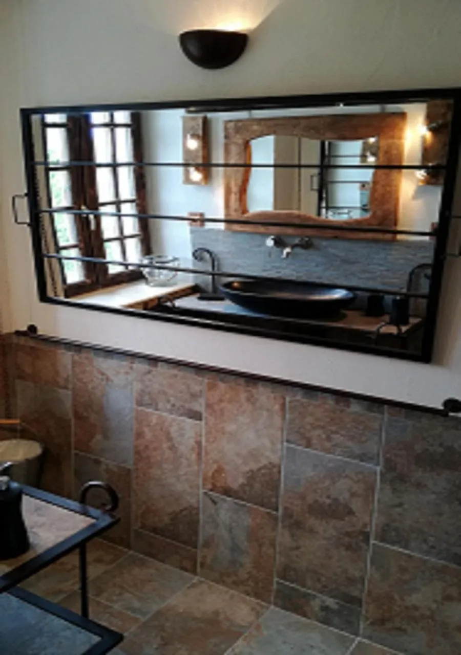 Decorative detail in Chambres d'Hôtes Domaine de Beunes