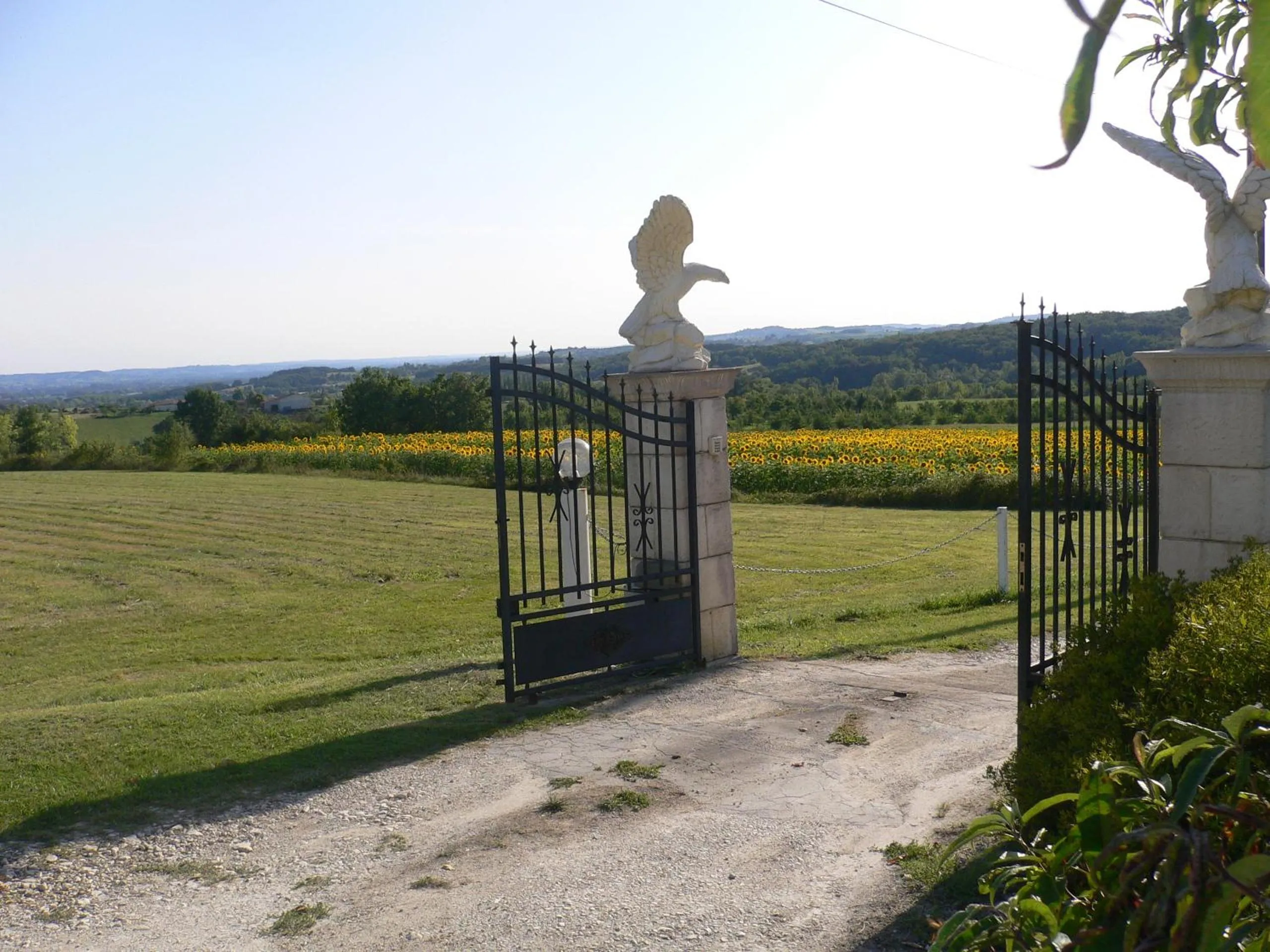 Facade/entrance in Chambres d'Hôtes Domaine de Beunes