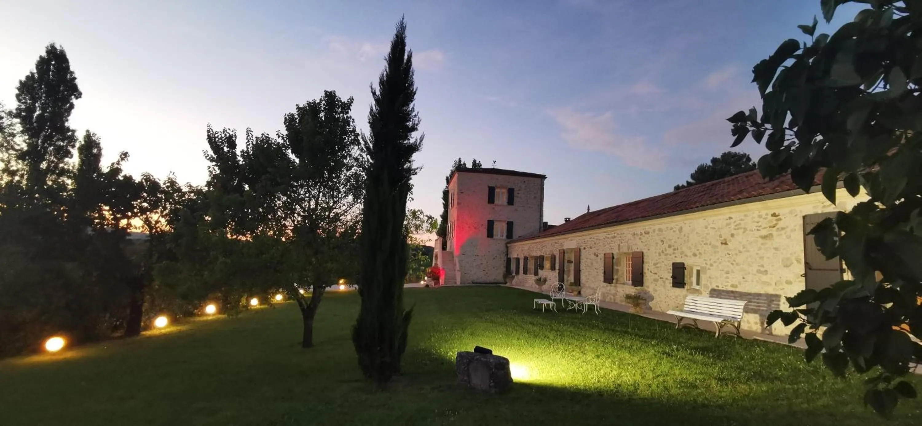 Property building in Chambres d'Hôtes Domaine de Beunes