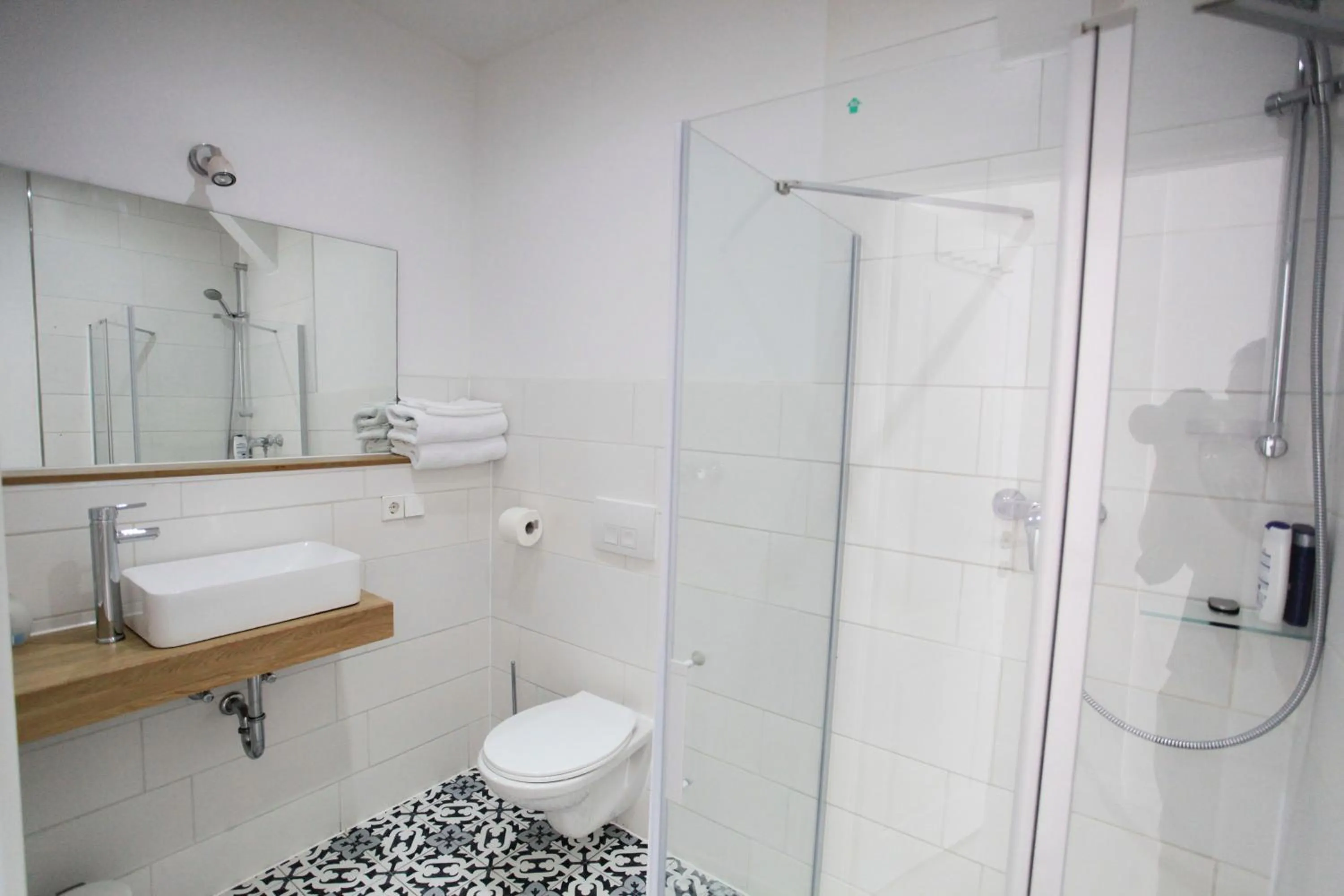 Shower in Zollikof Aparts - Sauna & Studioapartments