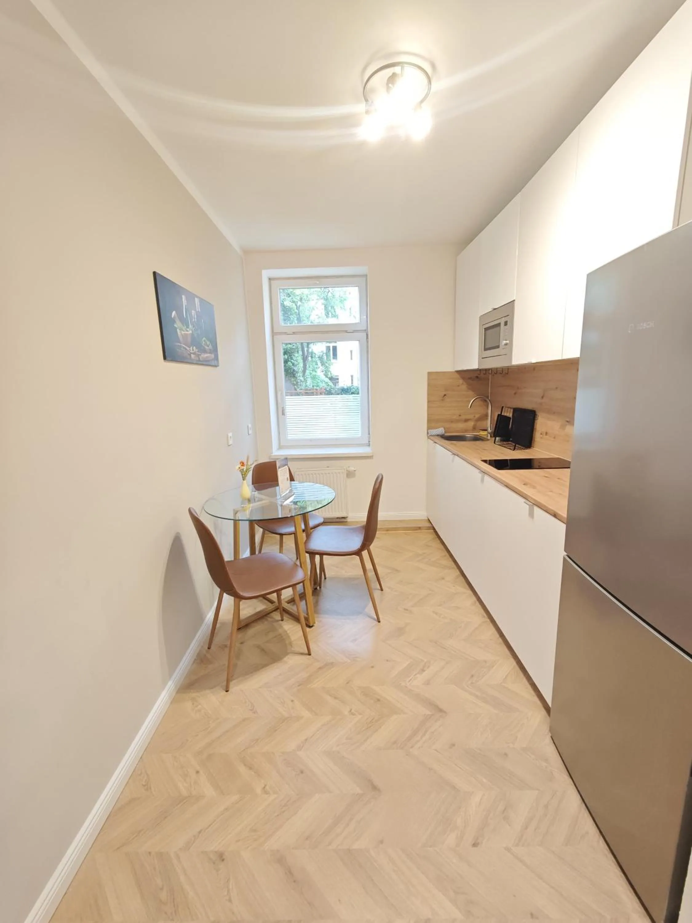 Dining area in Zollikof Aparts - Sauna & Studioapartments