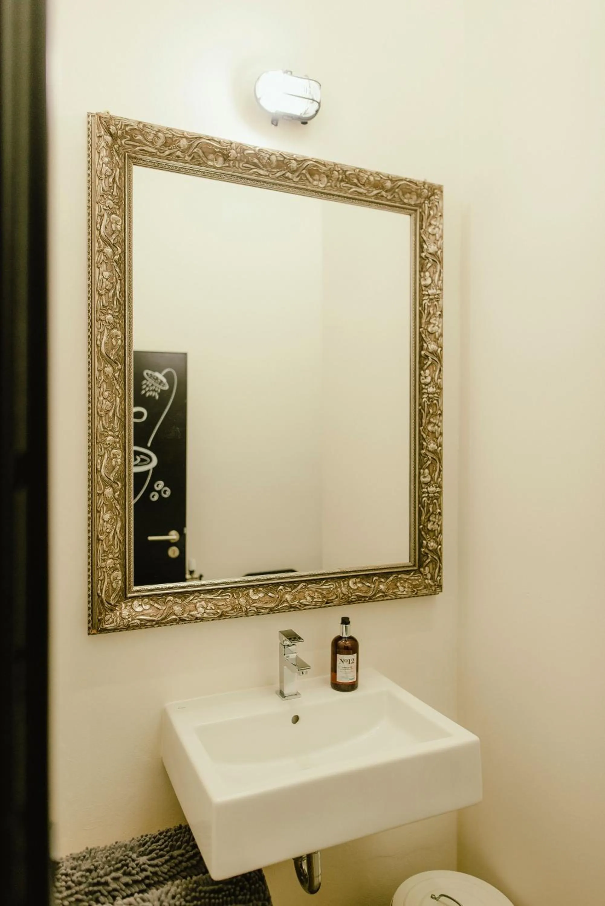 Shower in Wake Up Wellness Hostel