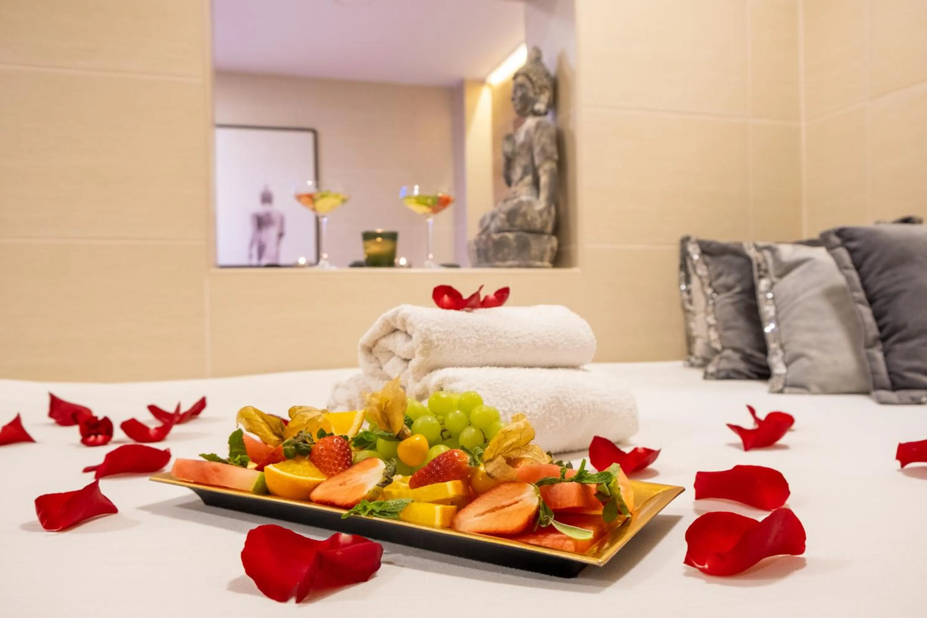 Spa and wellness centre/facilities, Bed in Hotel Tommy Wellness & Spa