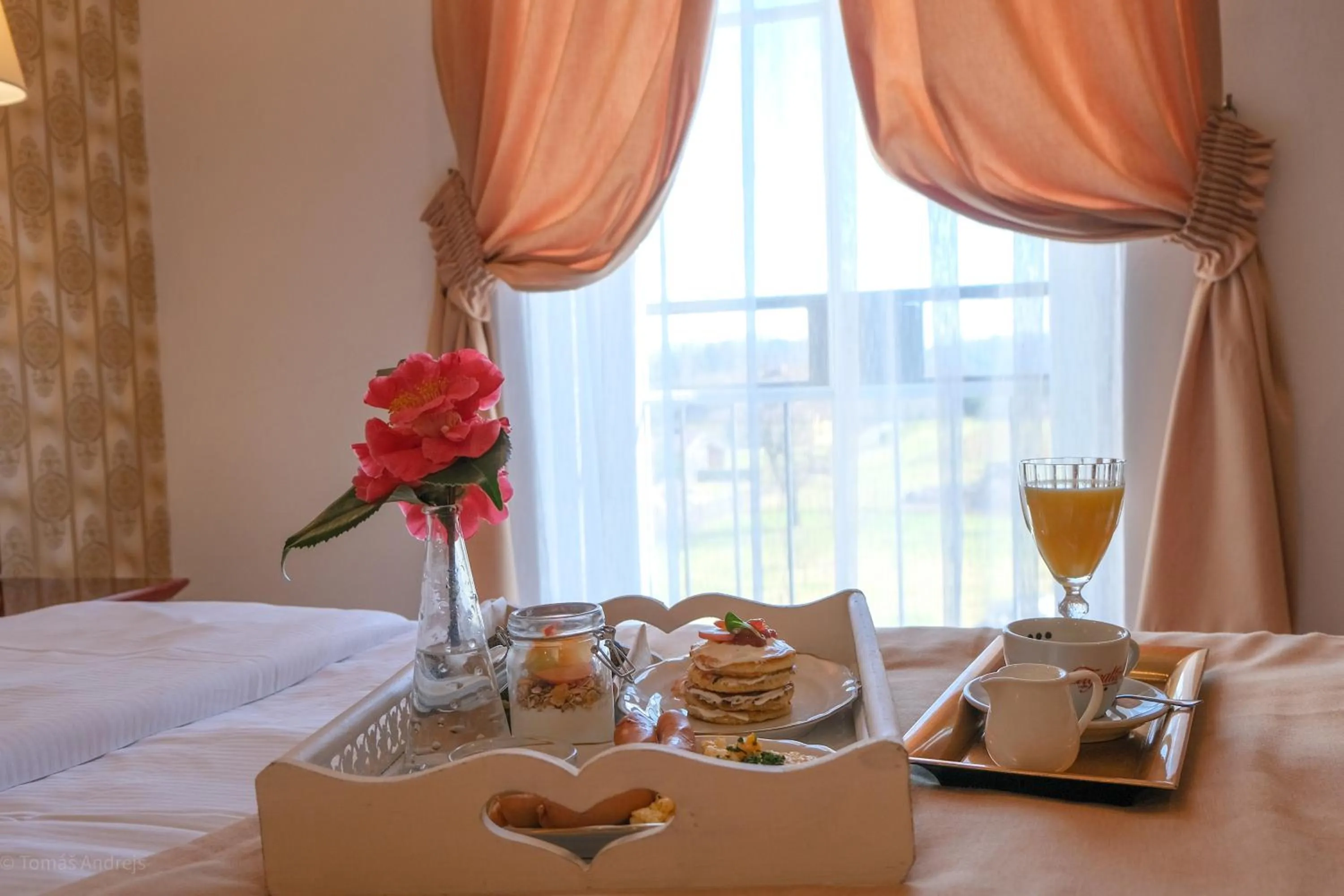 Breakfast, Bed in Hotel Tommy Wellness & Spa