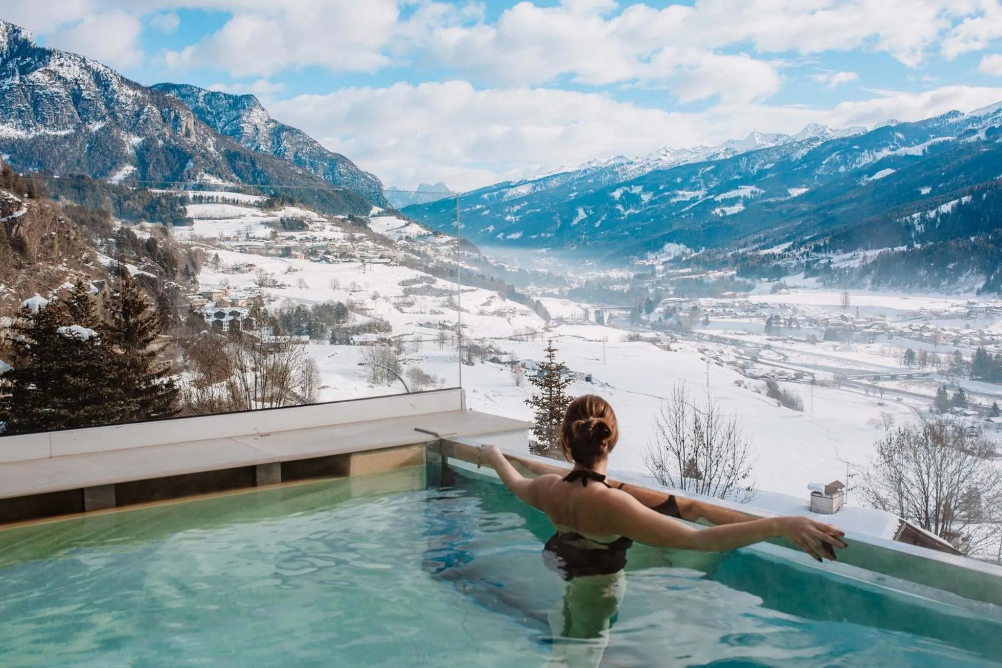 Swimming pool in La Roccia Wellness Hotel