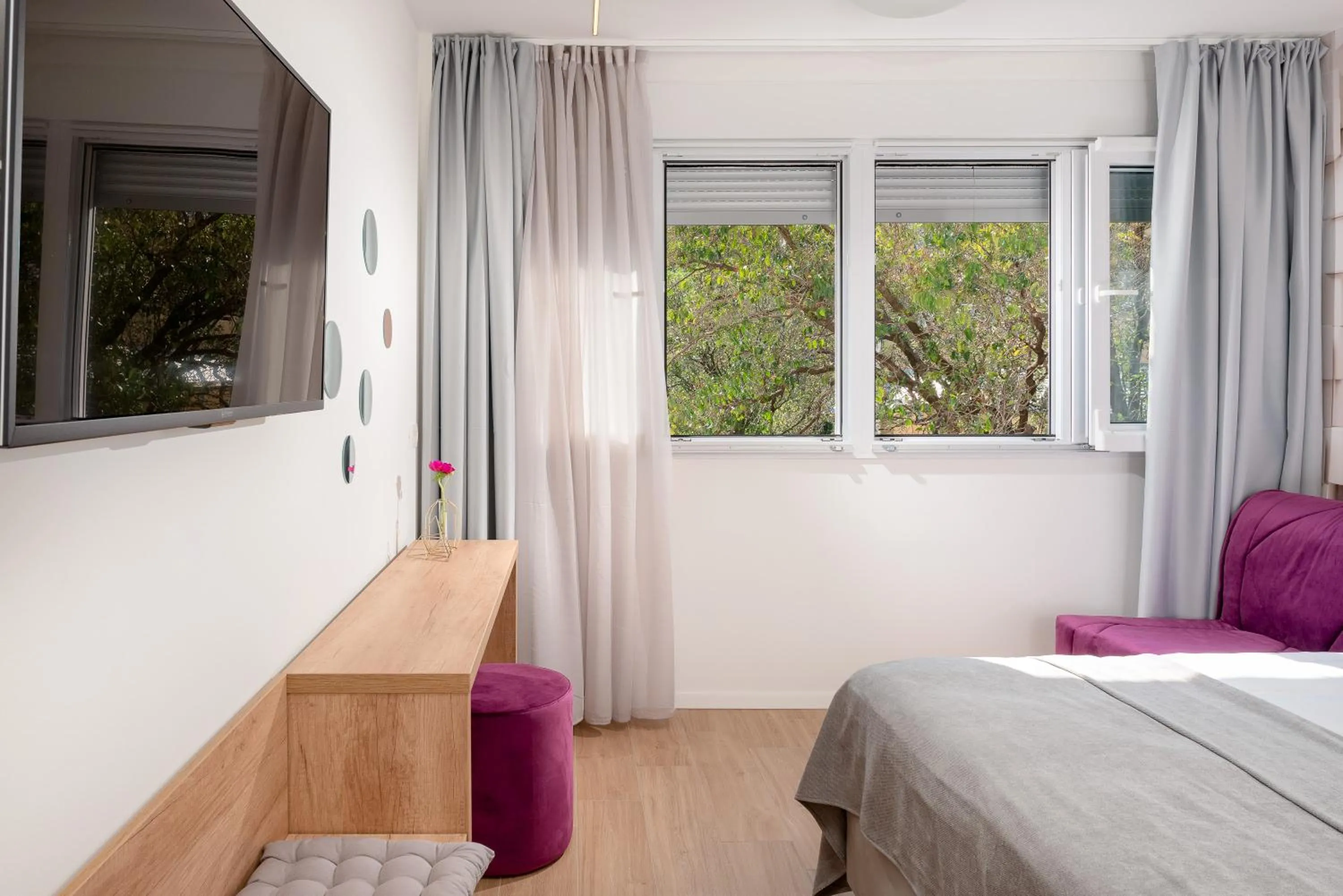 TV and multimedia, Bed in Skaline Luxury rooms Split