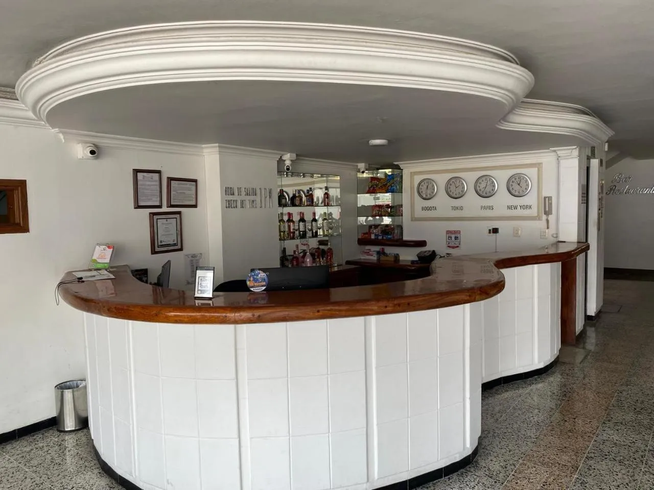 TAMA Hotel Granada Real Cali