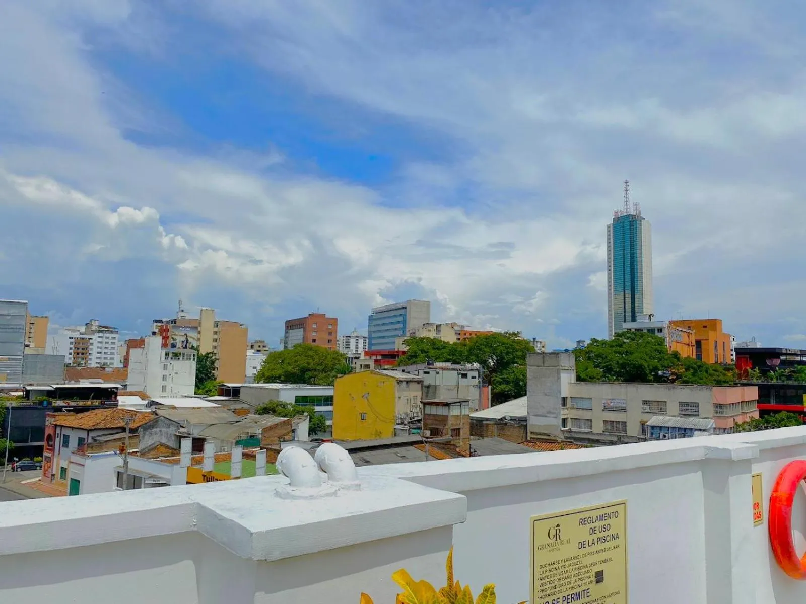 TAMA Hotel Granada Real Cali