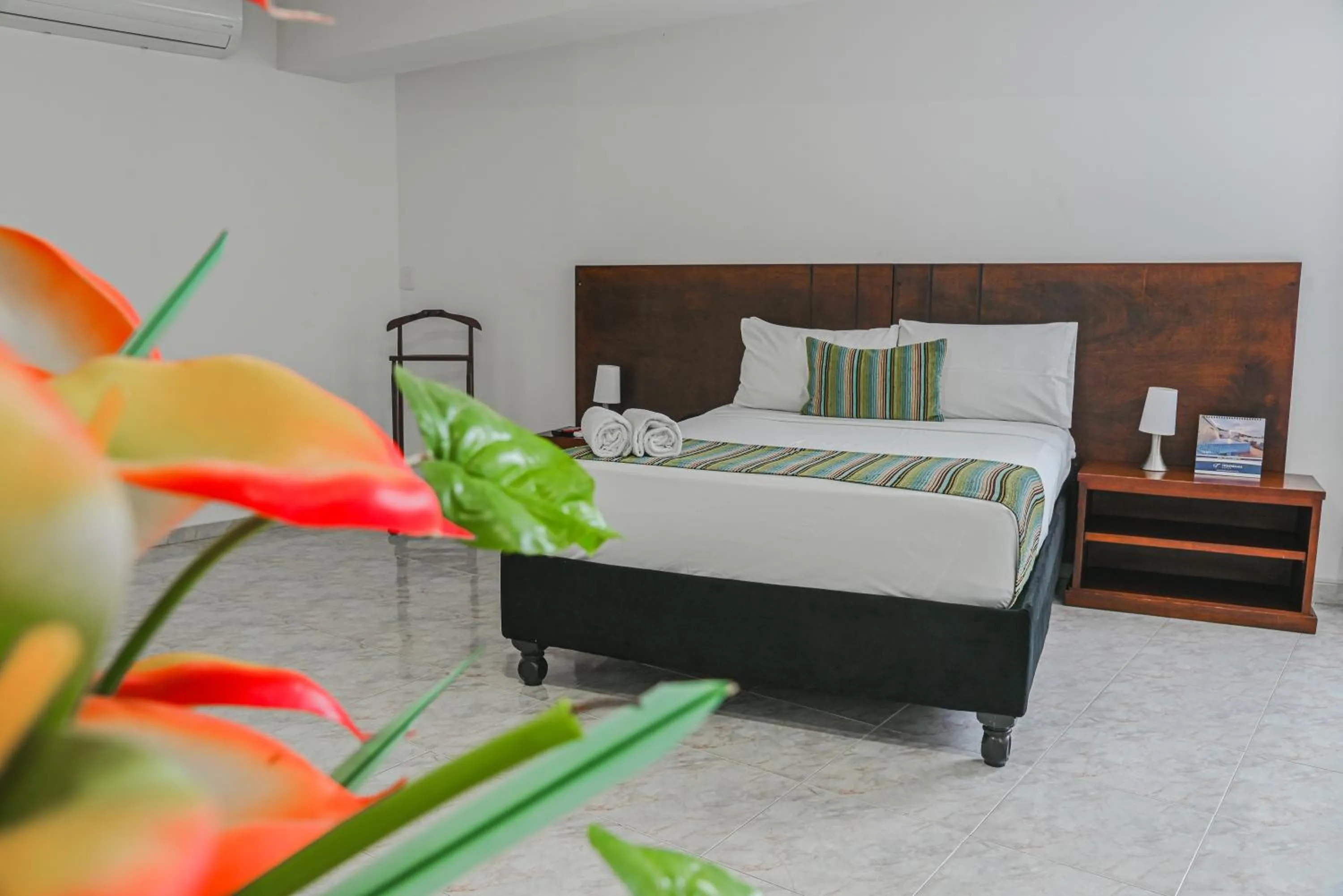 Bedroom, Bed in TAMA Hotel Granada Real Cali