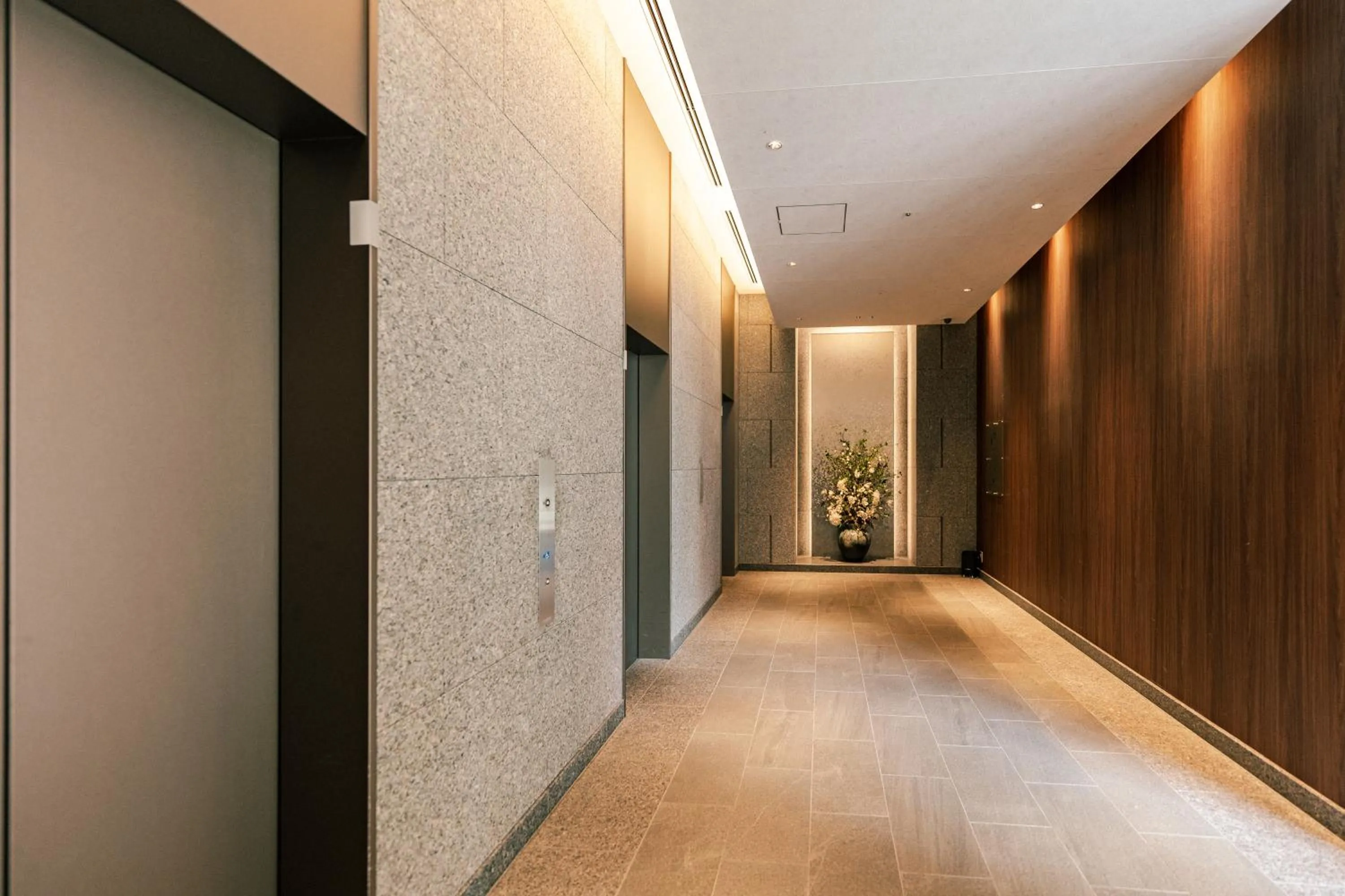 elevator in Hotel JAL City Sapporo Nakajima Park