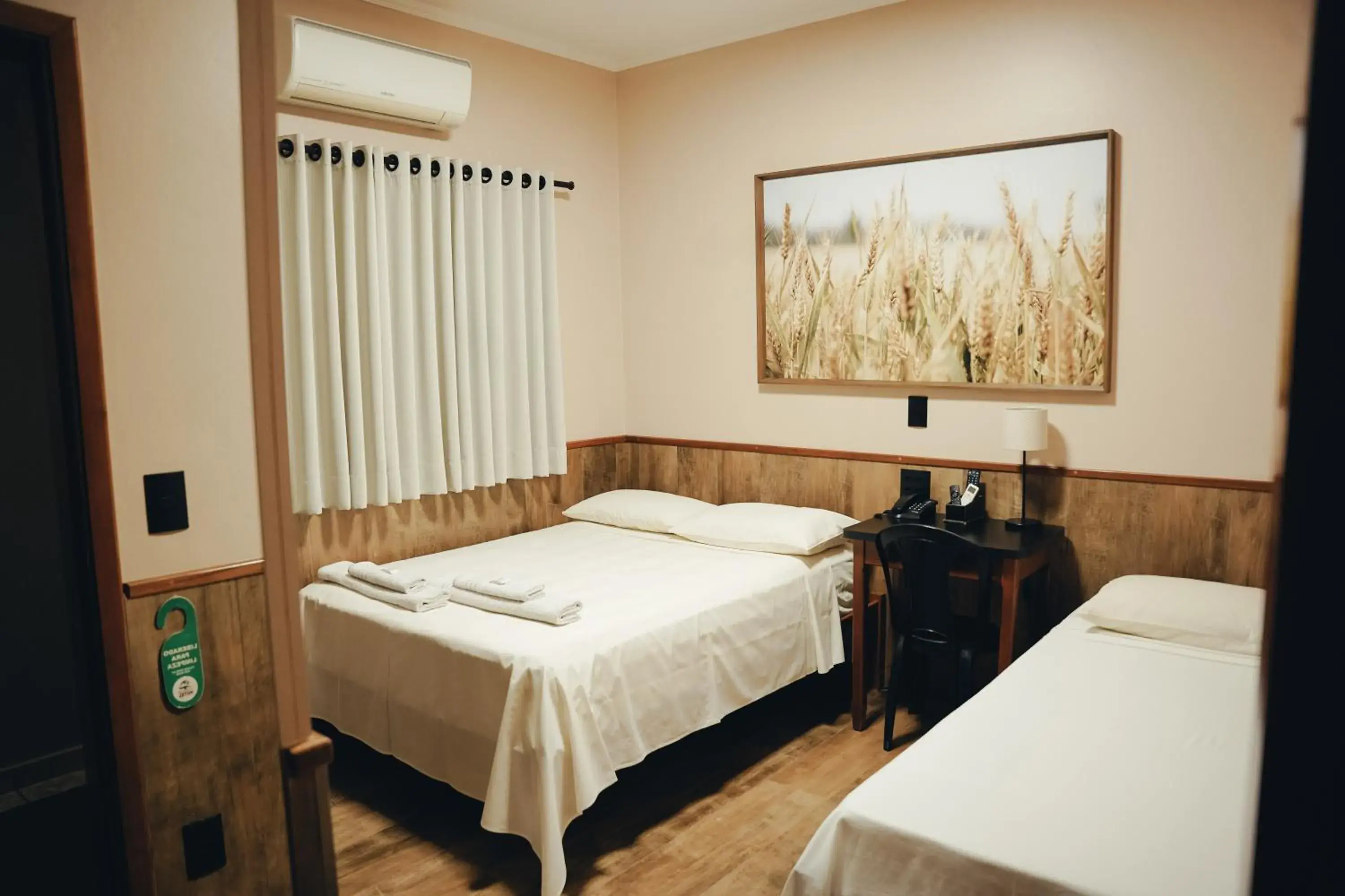 Standard Triple Room - single occupancy in Candeias Hotel Standard Triple Room - single occupancy in Candeias Hotel