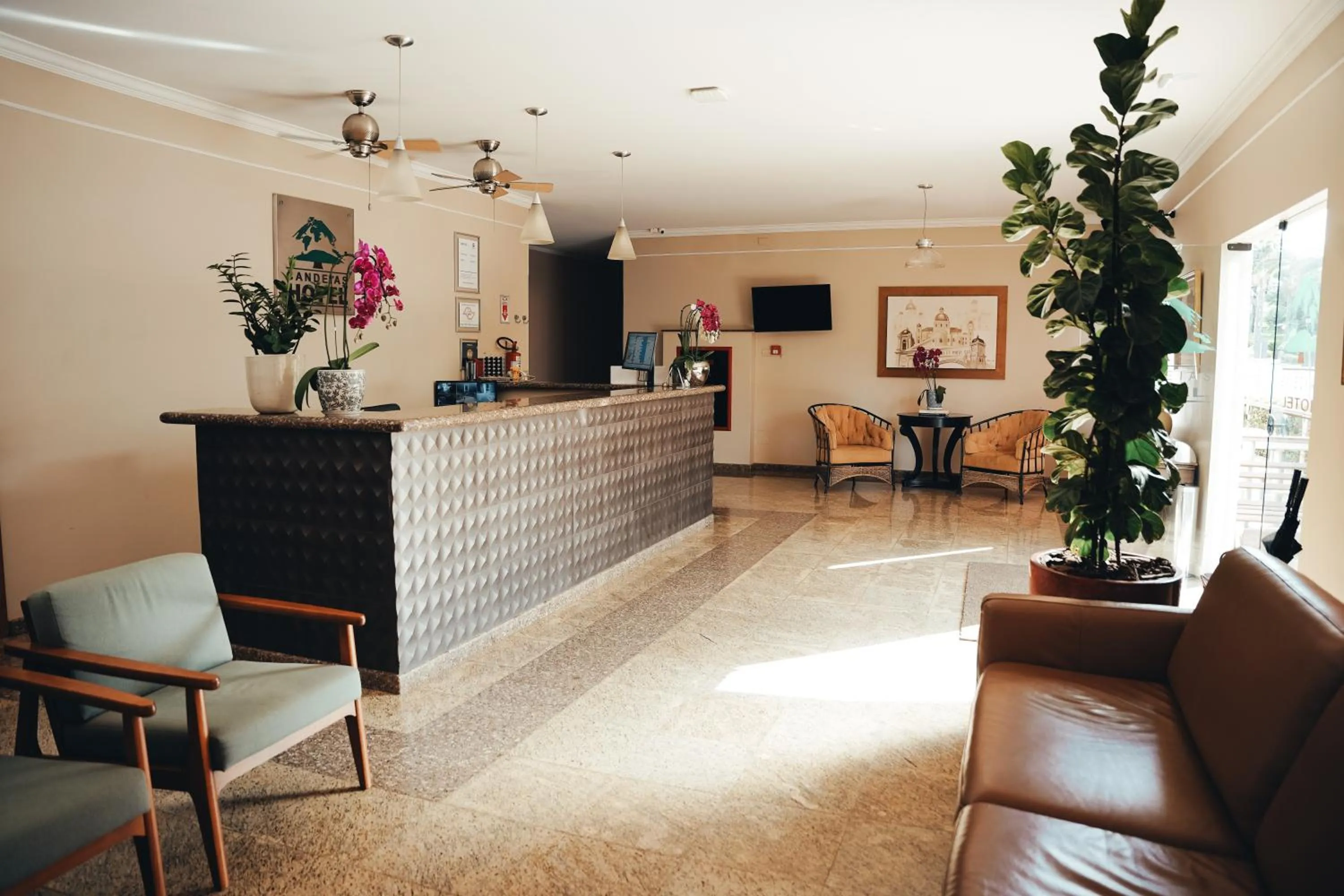 Candeias Hotel