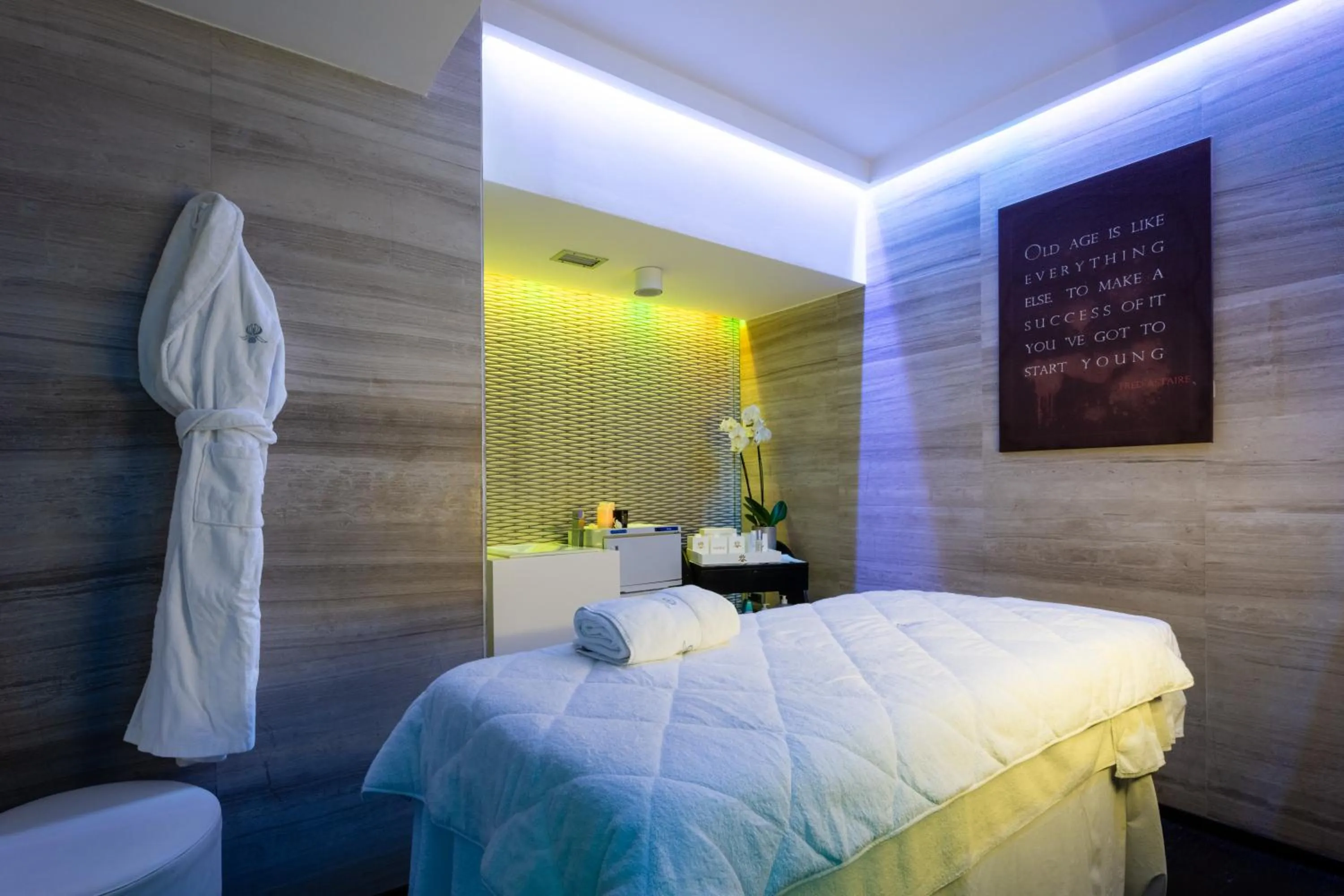 Spa and wellness centre/facilities, Bed in ROMEO Napoli