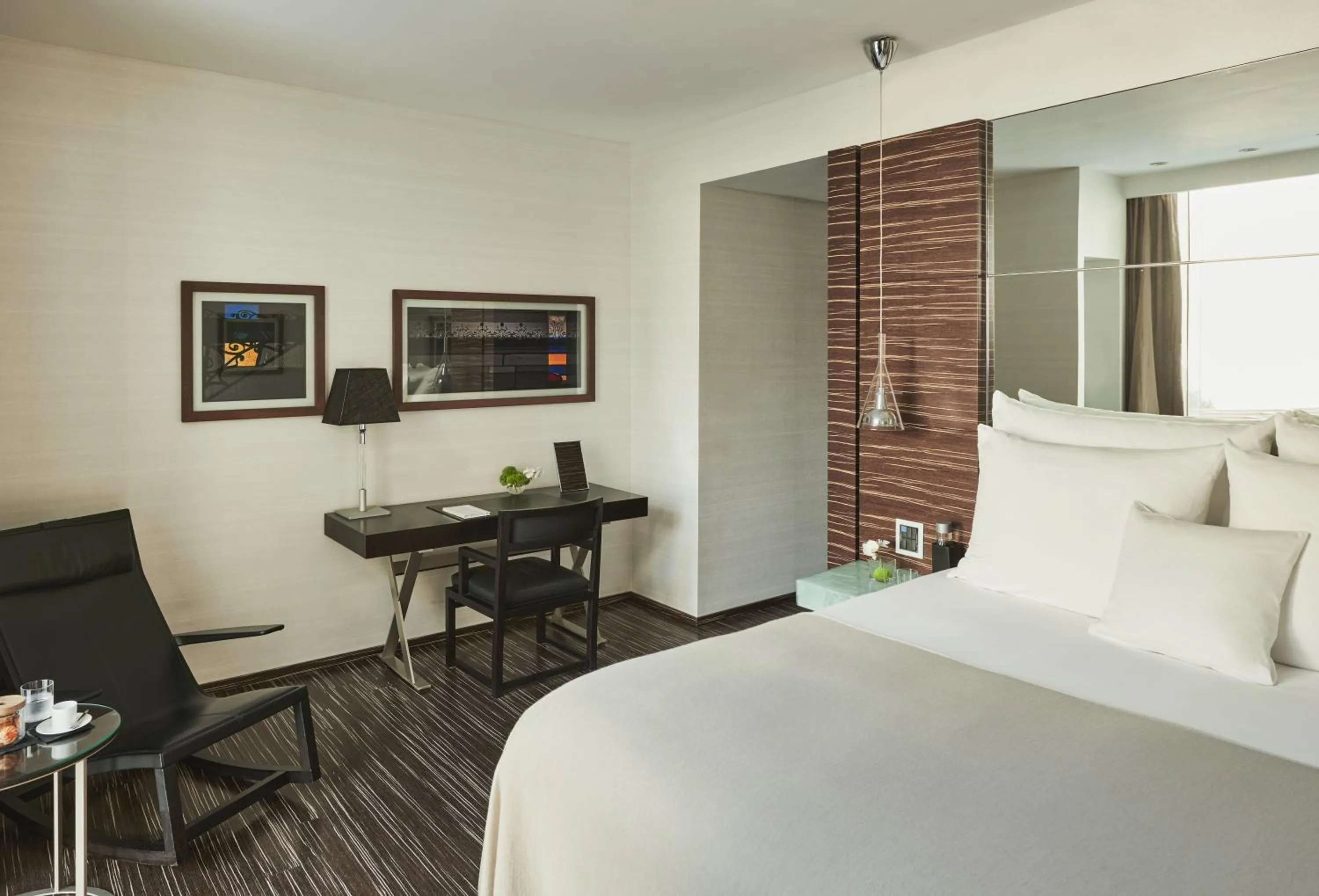 Photo of the whole room, Bed in ROMEO Napoli