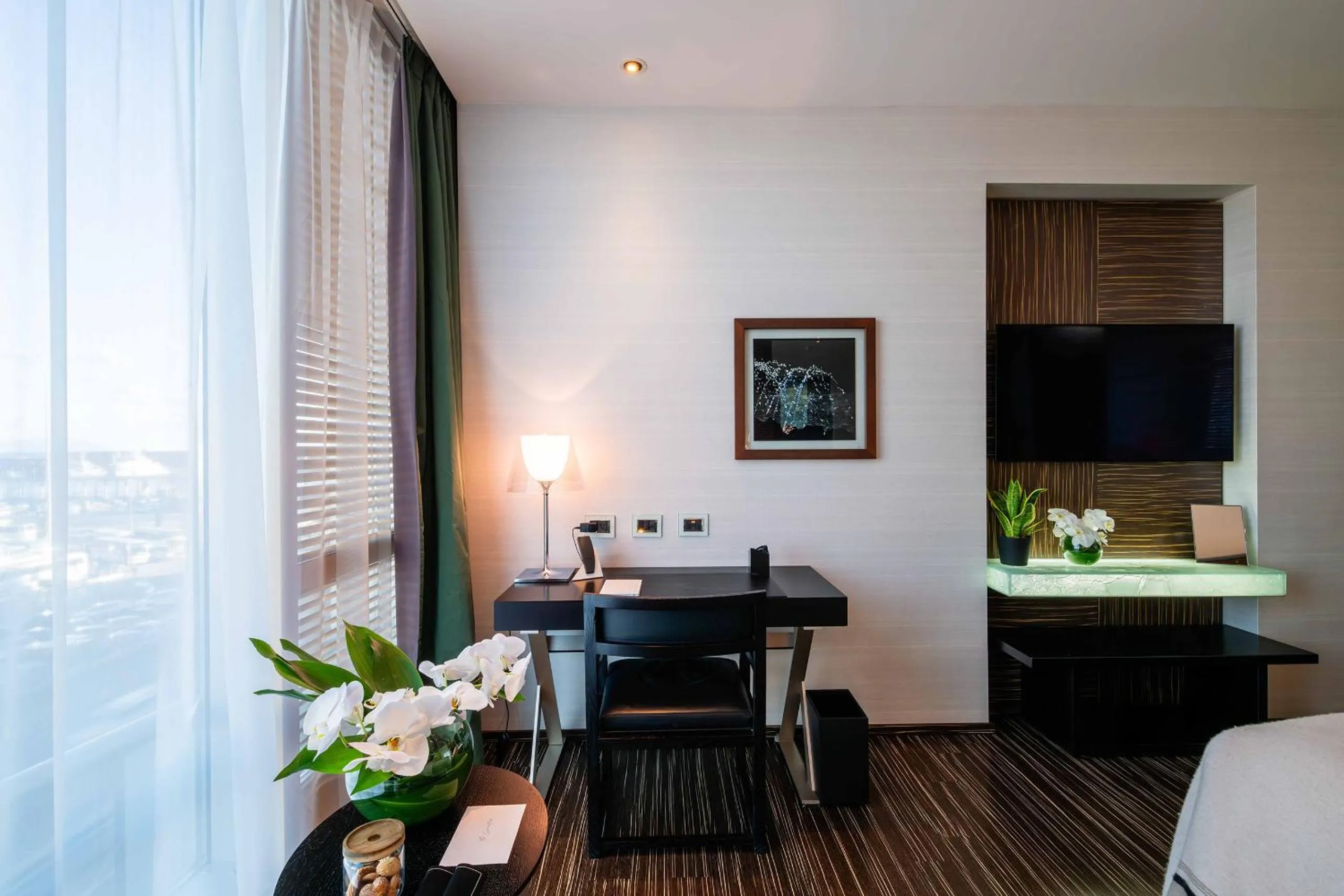 Seating area in ROMEO Napoli