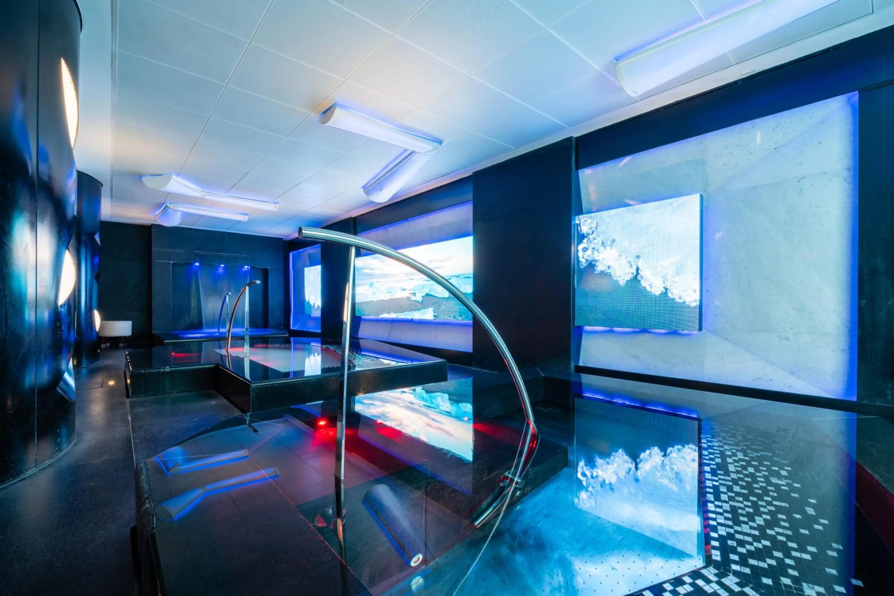 Spa and wellness centre/facilities in ROMEO Napoli