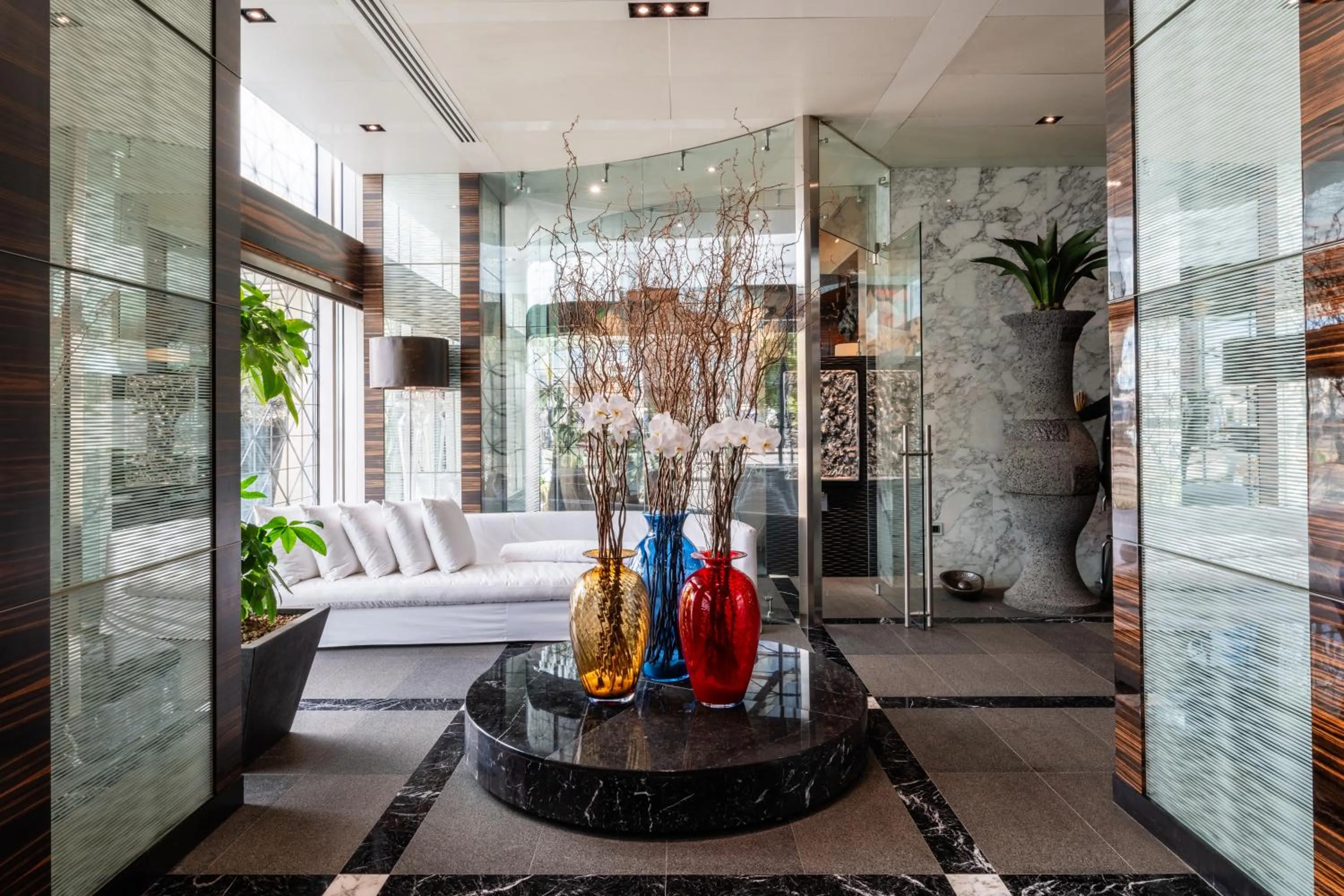 Lobby or reception, Bed in ROMEO Napoli