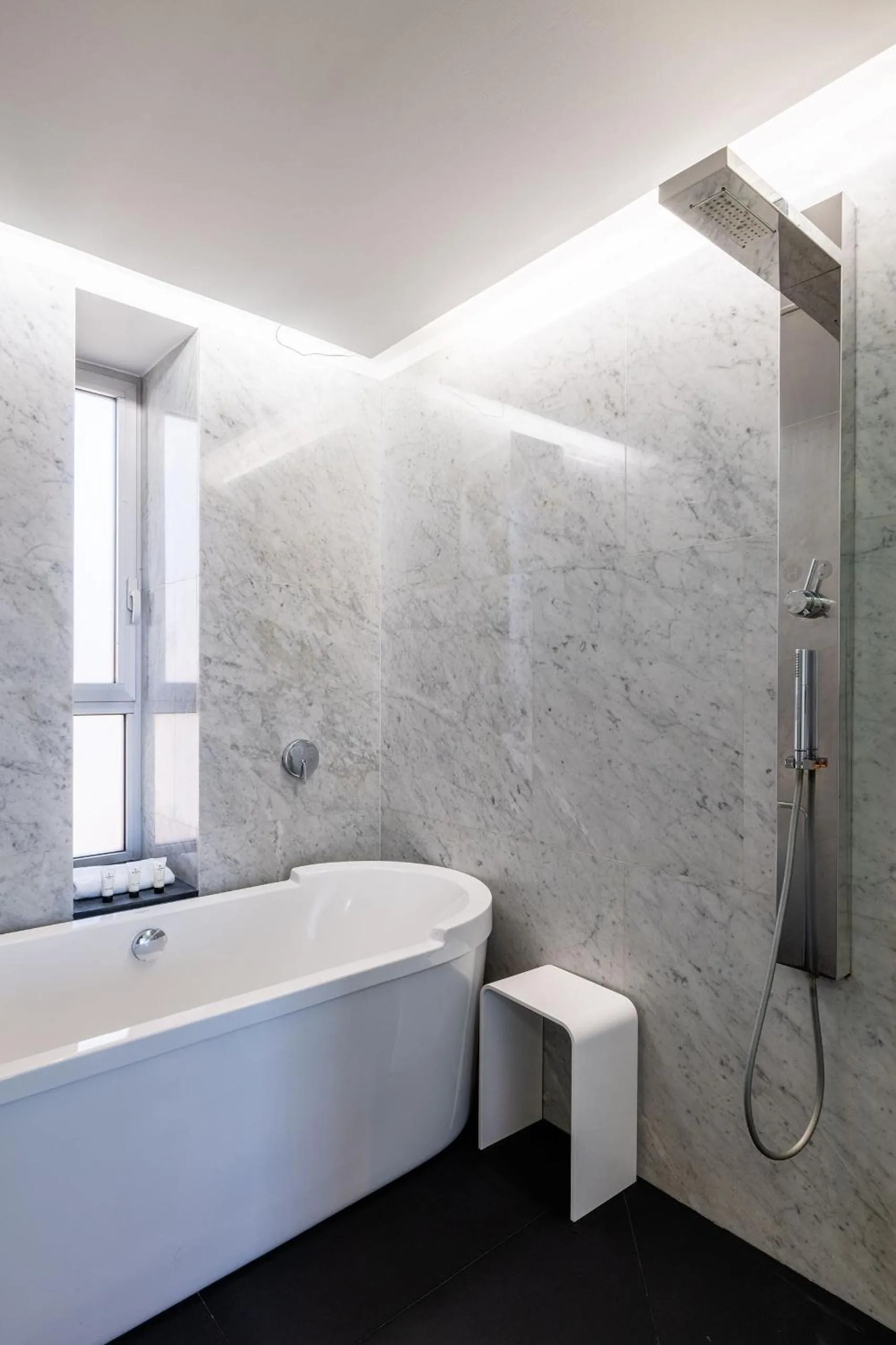 Bathroom in ROMEO Napoli