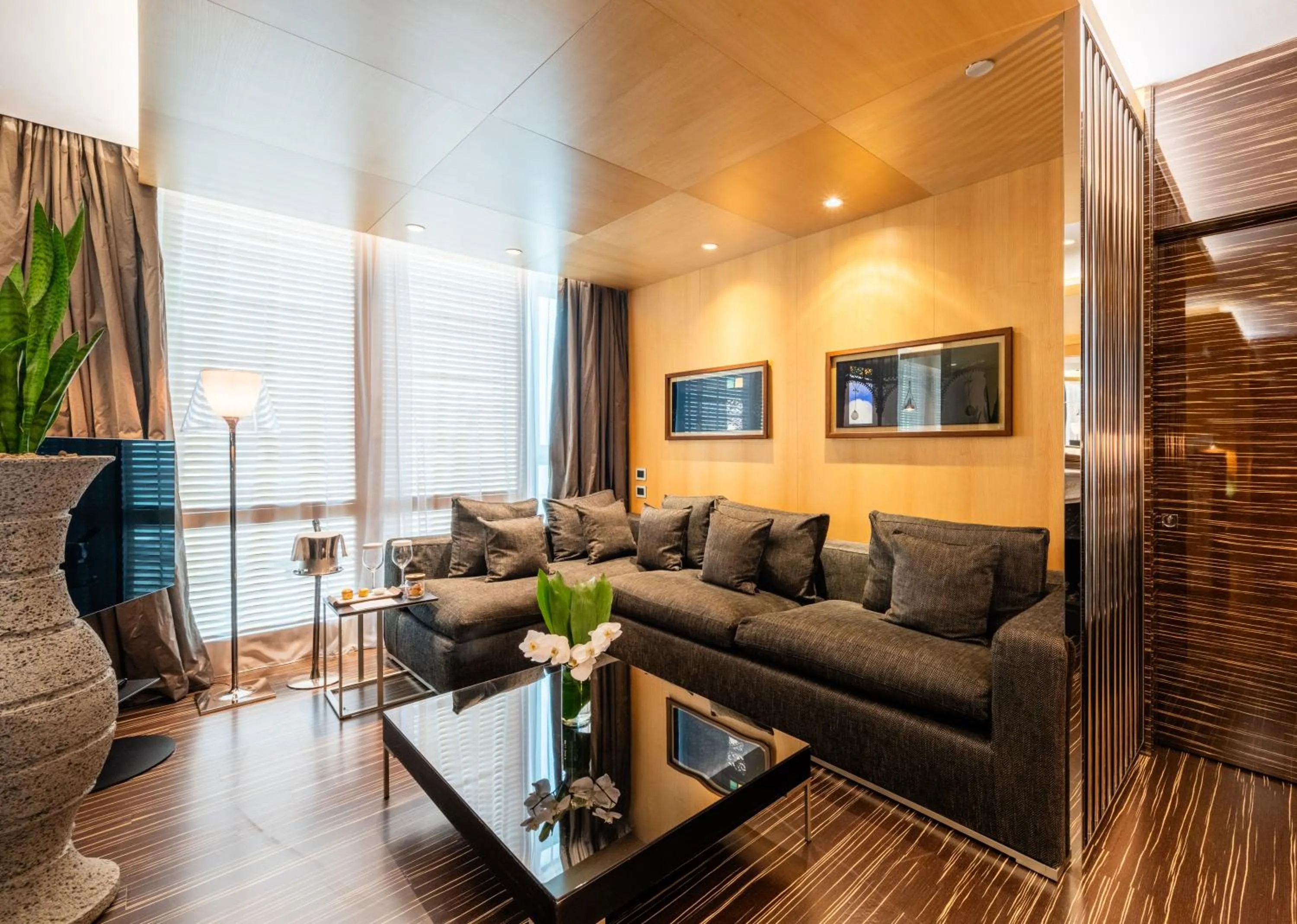 Living room in ROMEO Napoli