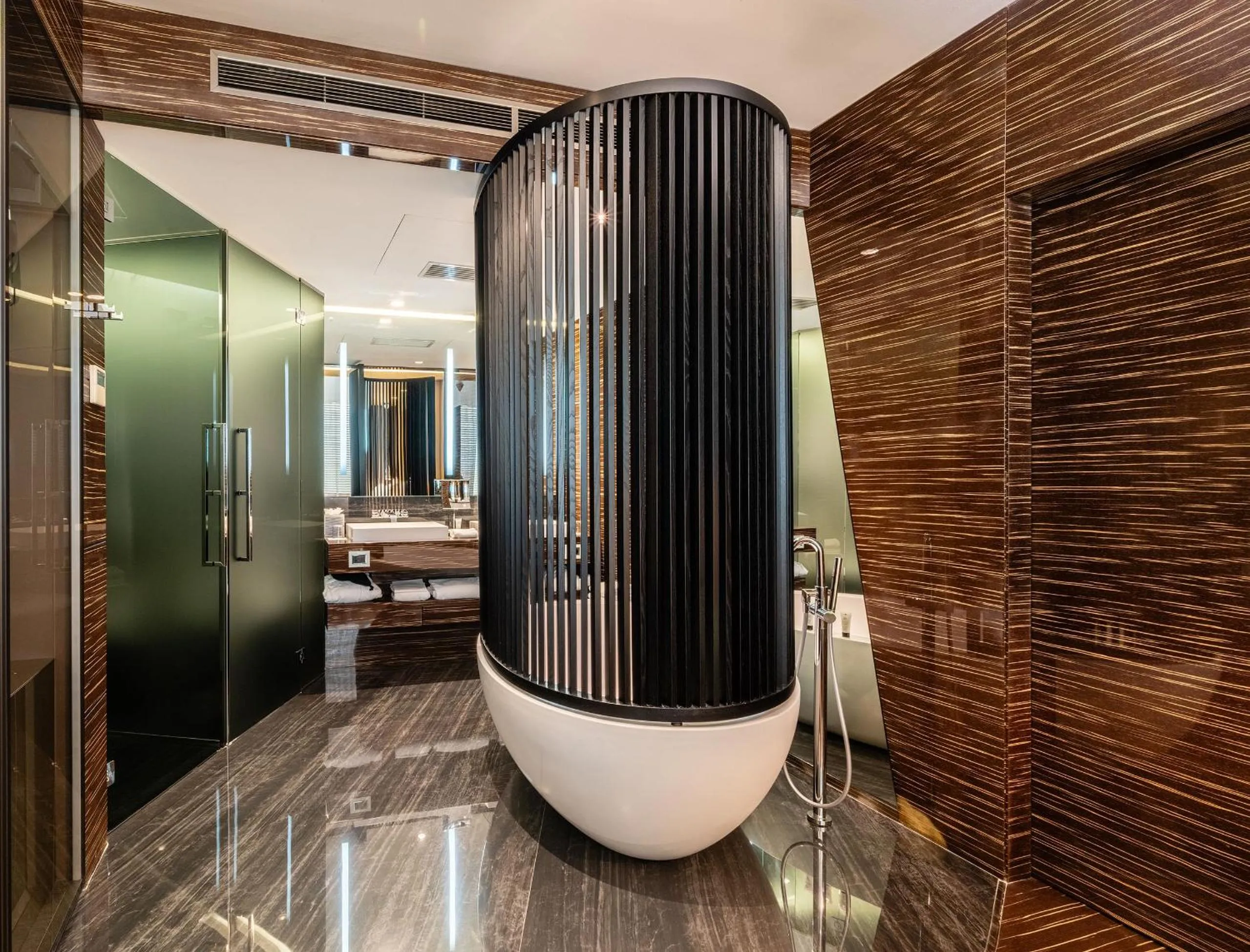 Bathroom in ROMEO Napoli