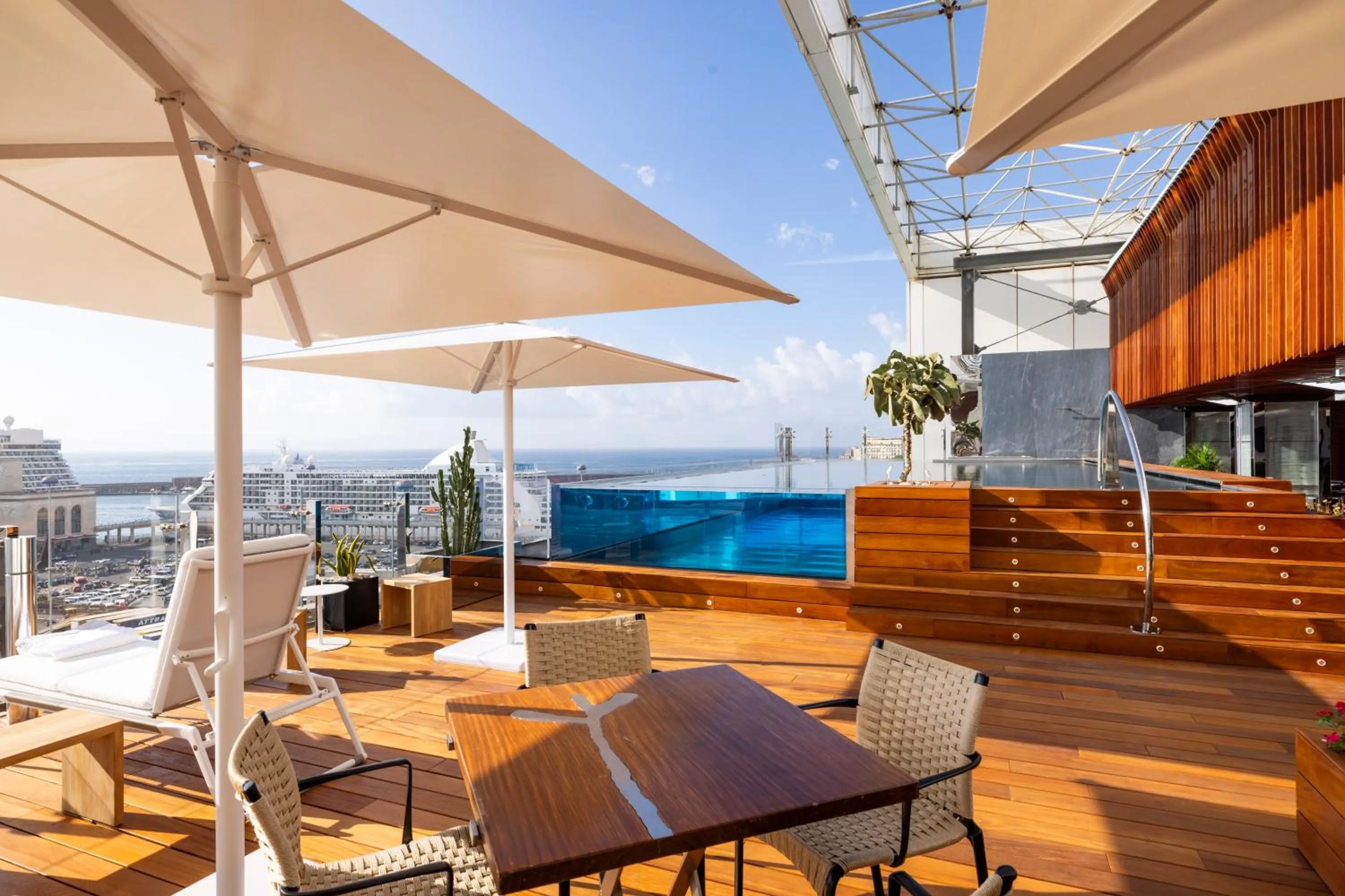 Pool view in ROMEO Napoli