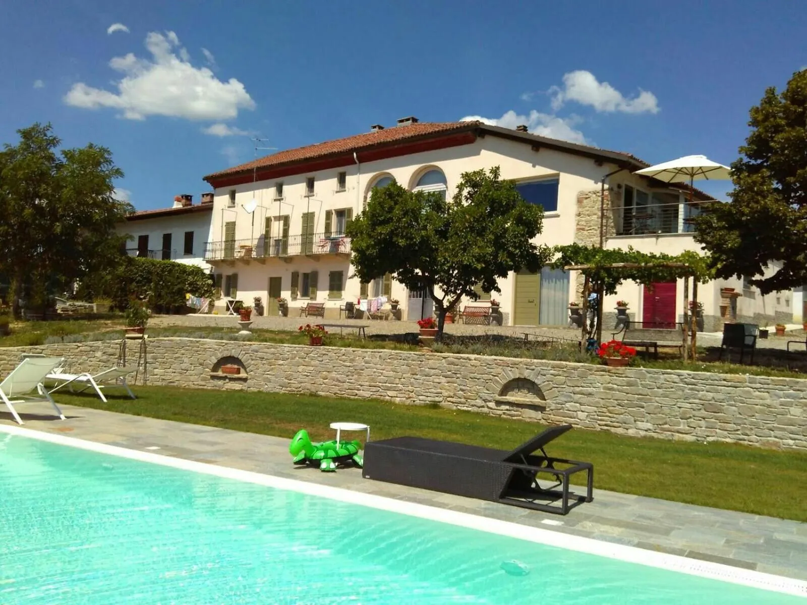 Swimming pool in Cascina Marcantonio