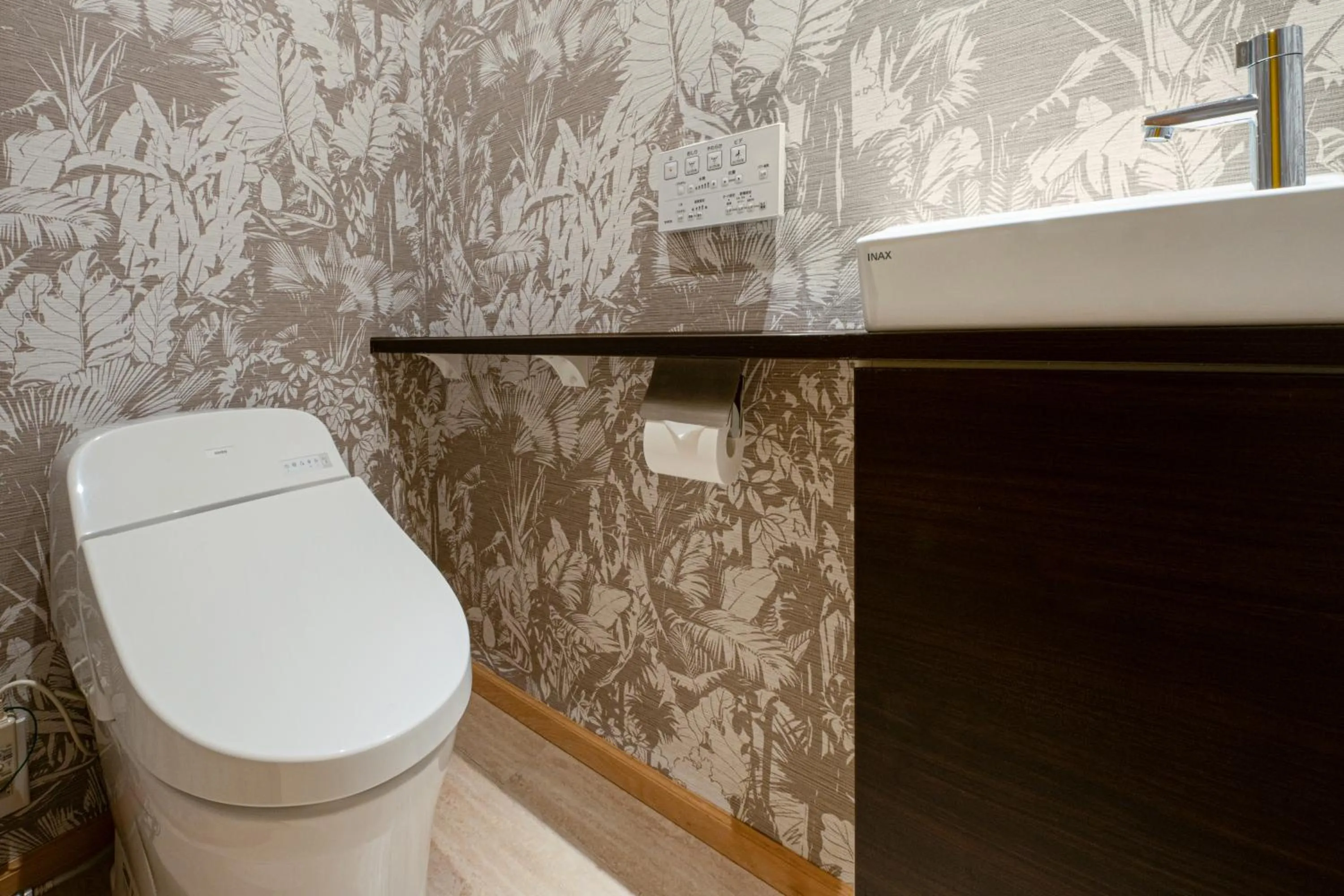 Toilet in Homm Stay Nagi Sanjo Kyoto By Banyan Group