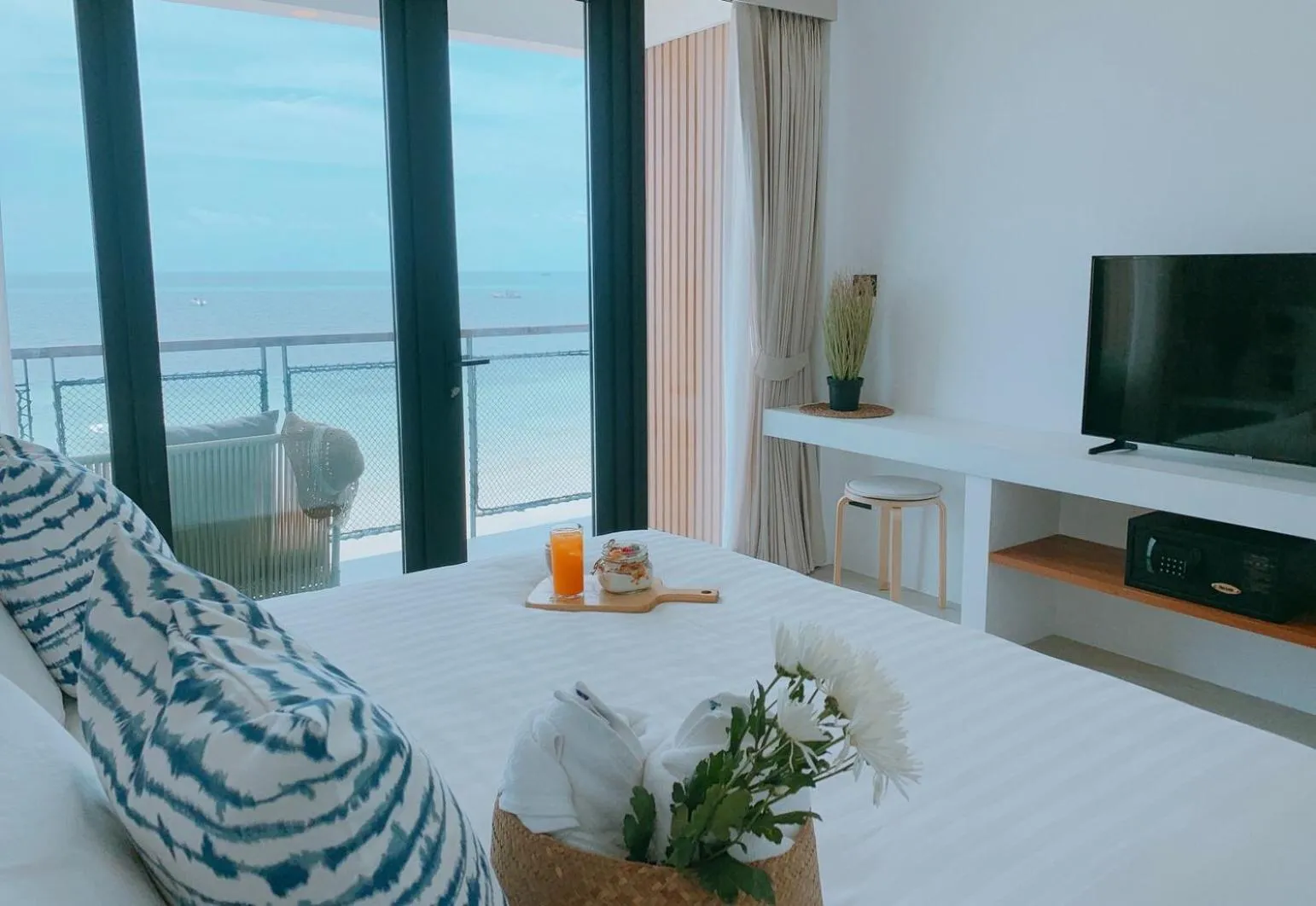 Sea view, Bed in Blue Tao Beach Hotel - SHA Plus