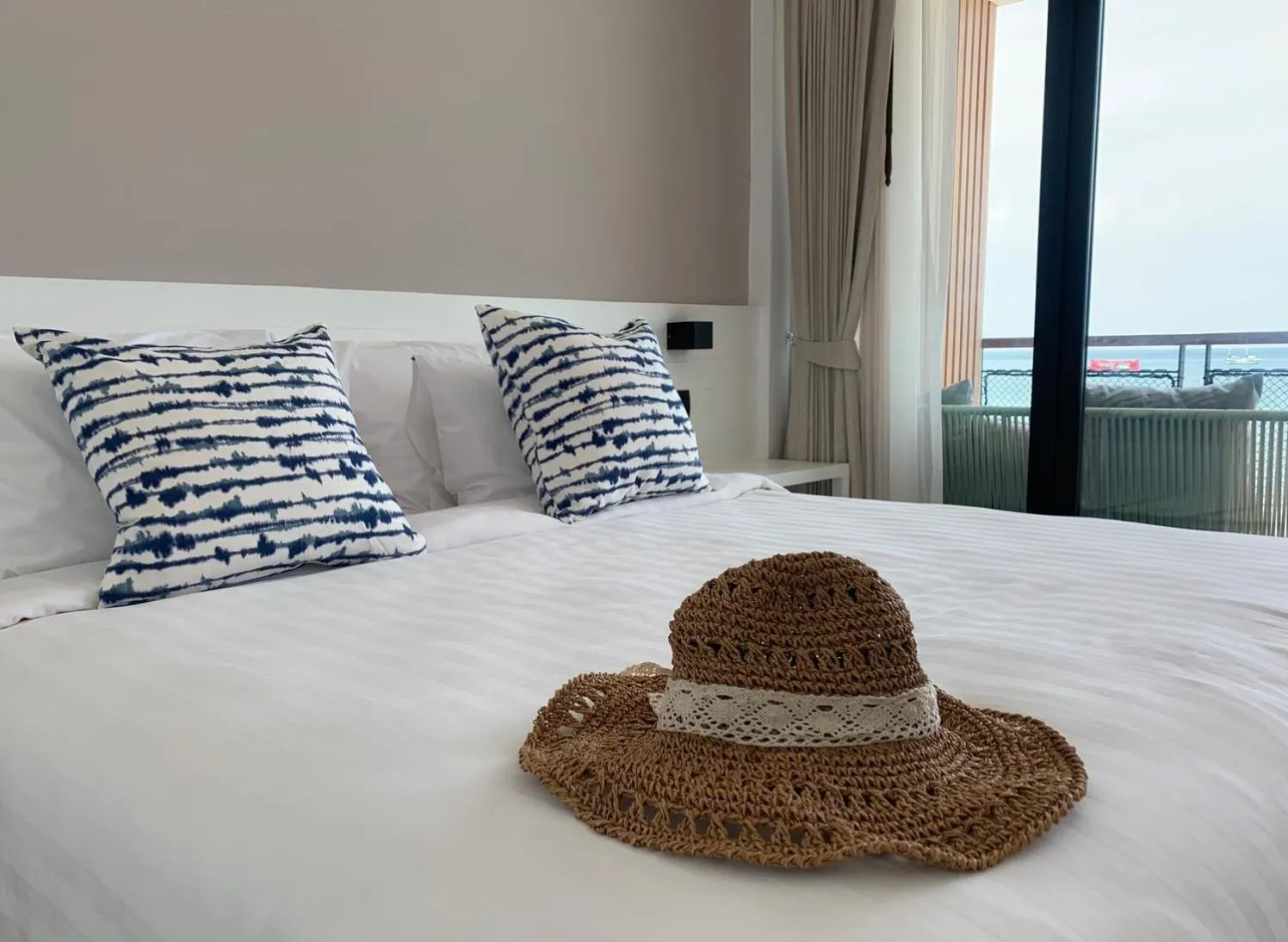 Bedroom, Bed in Blue Tao Beach Hotel - SHA Plus