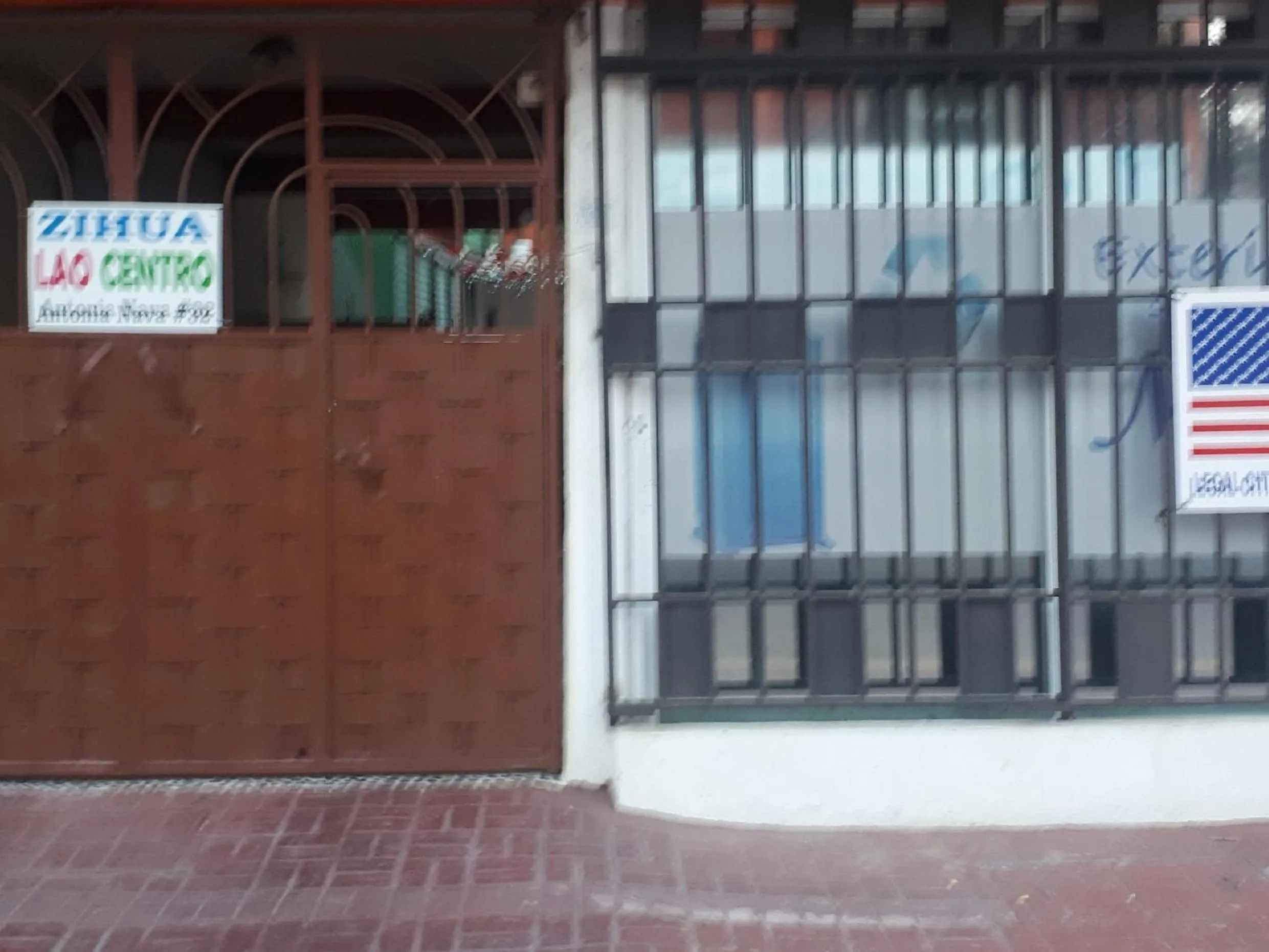 Facade/entrance in Casa Lao Centro