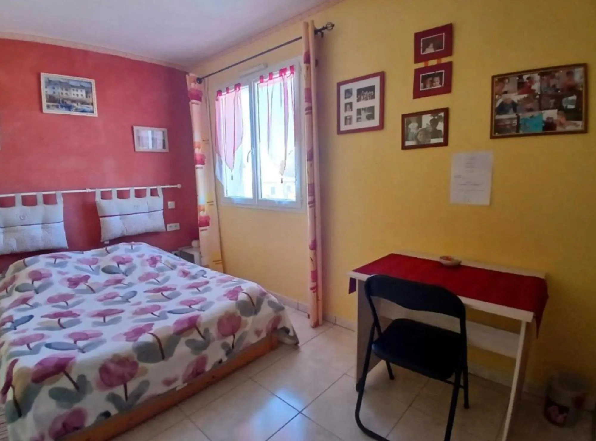 Property building, Bed in Lauriers roses - Chambre D'hôtes