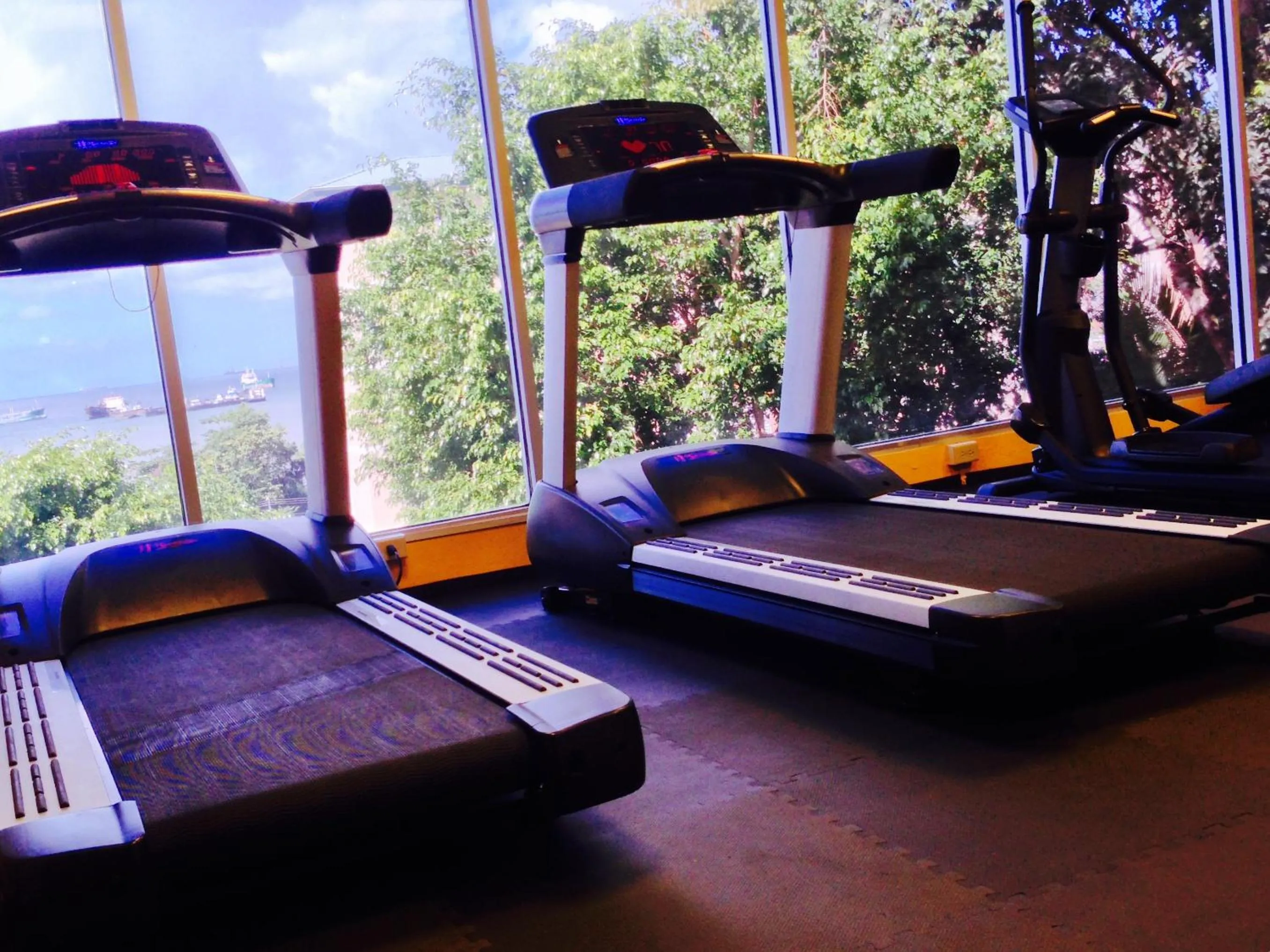Fitness centre/facilities, Bed in Cara Hotels Trinidad