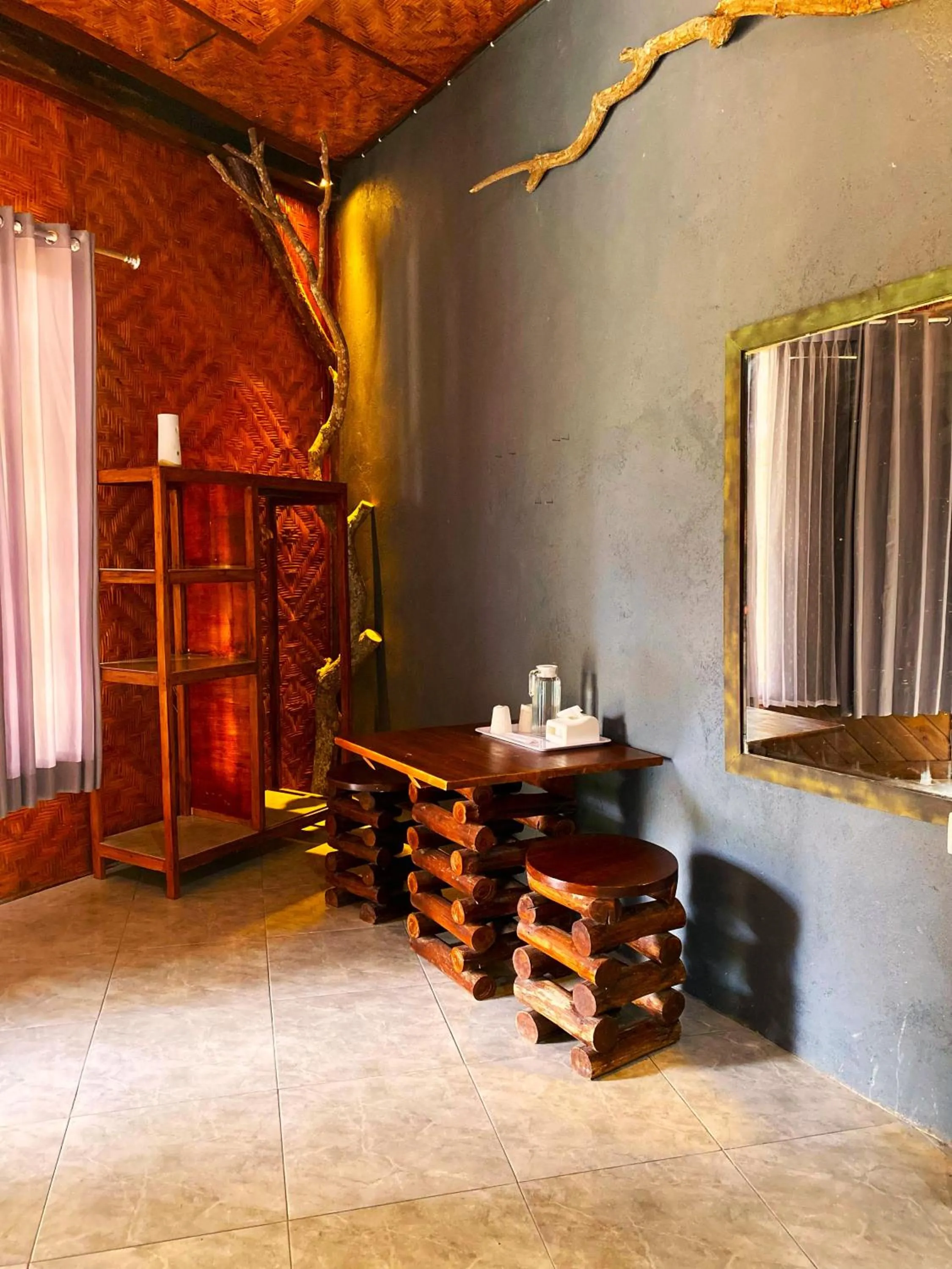 hair dresser in Gading Tree House