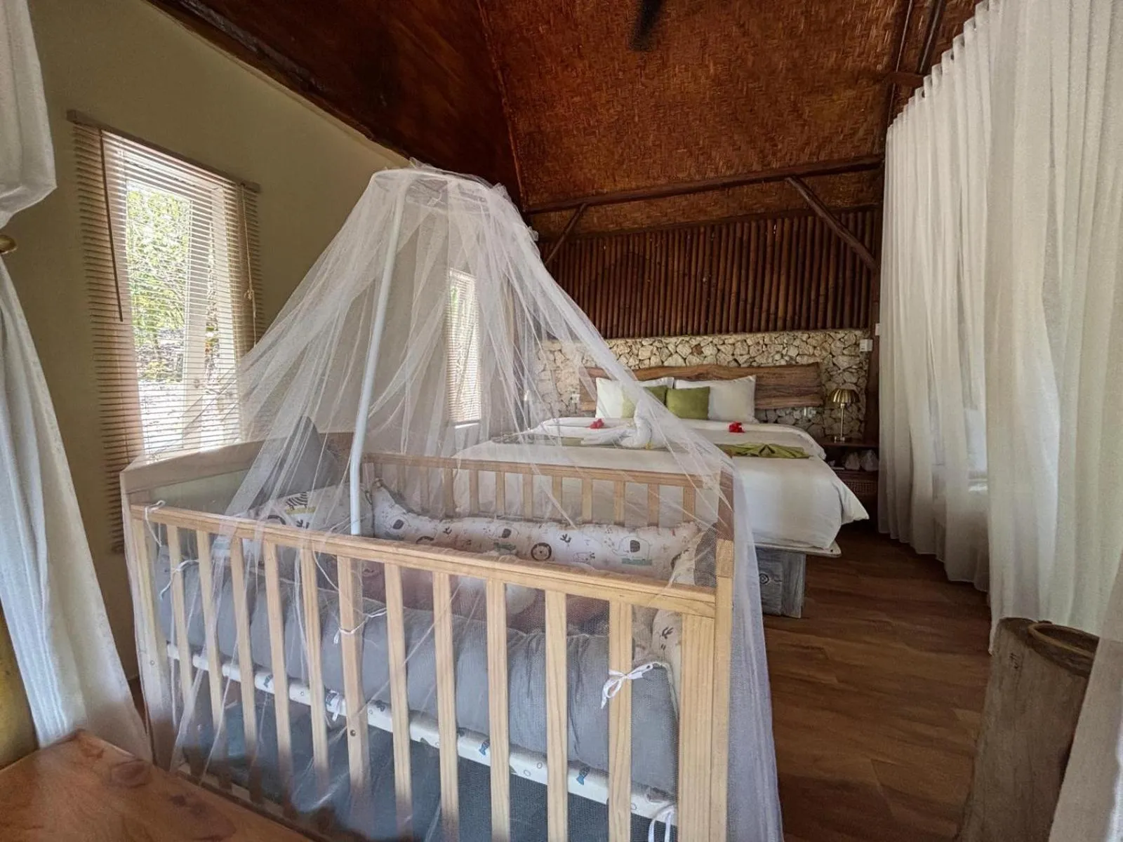 babysiter, Bed in Gading Tree House