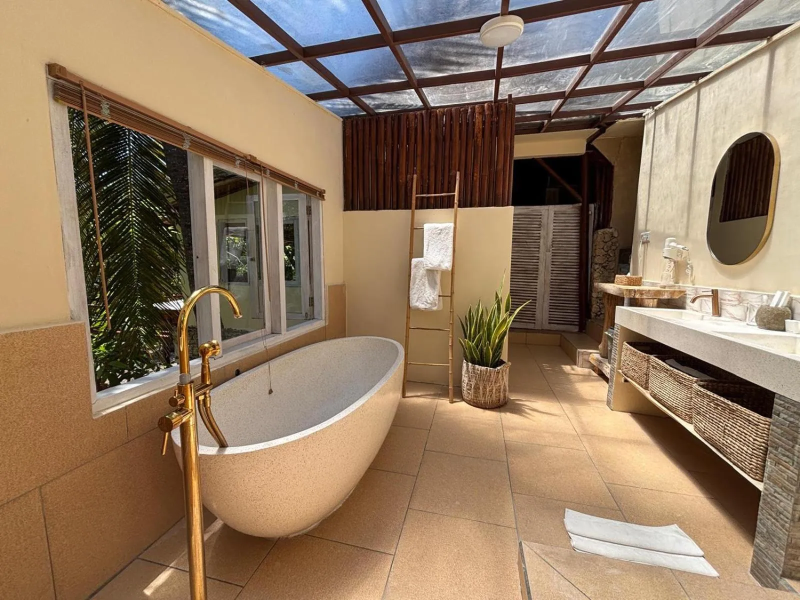 Bath in Gading Tree House