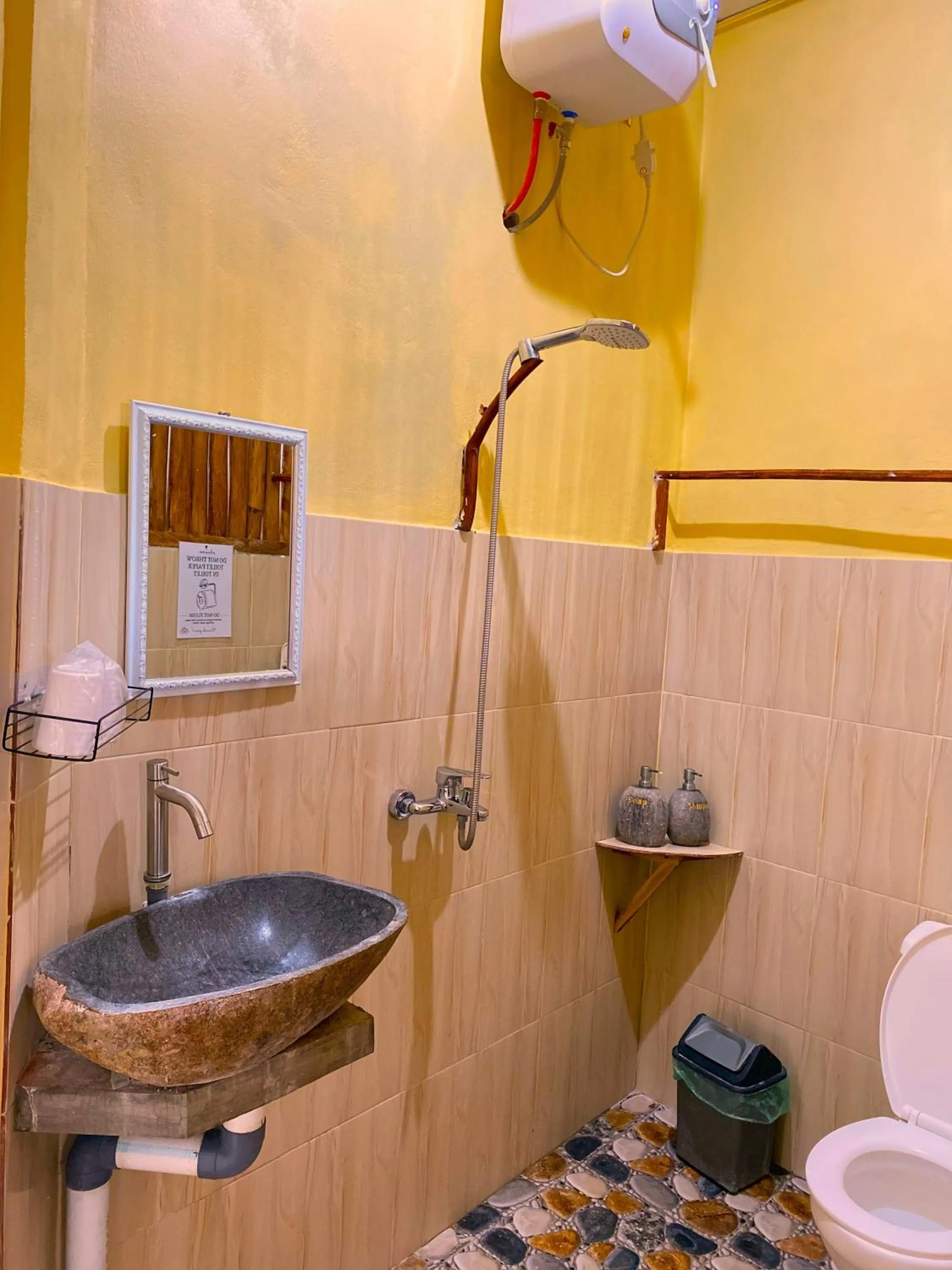 Toilet in Gading Tree House