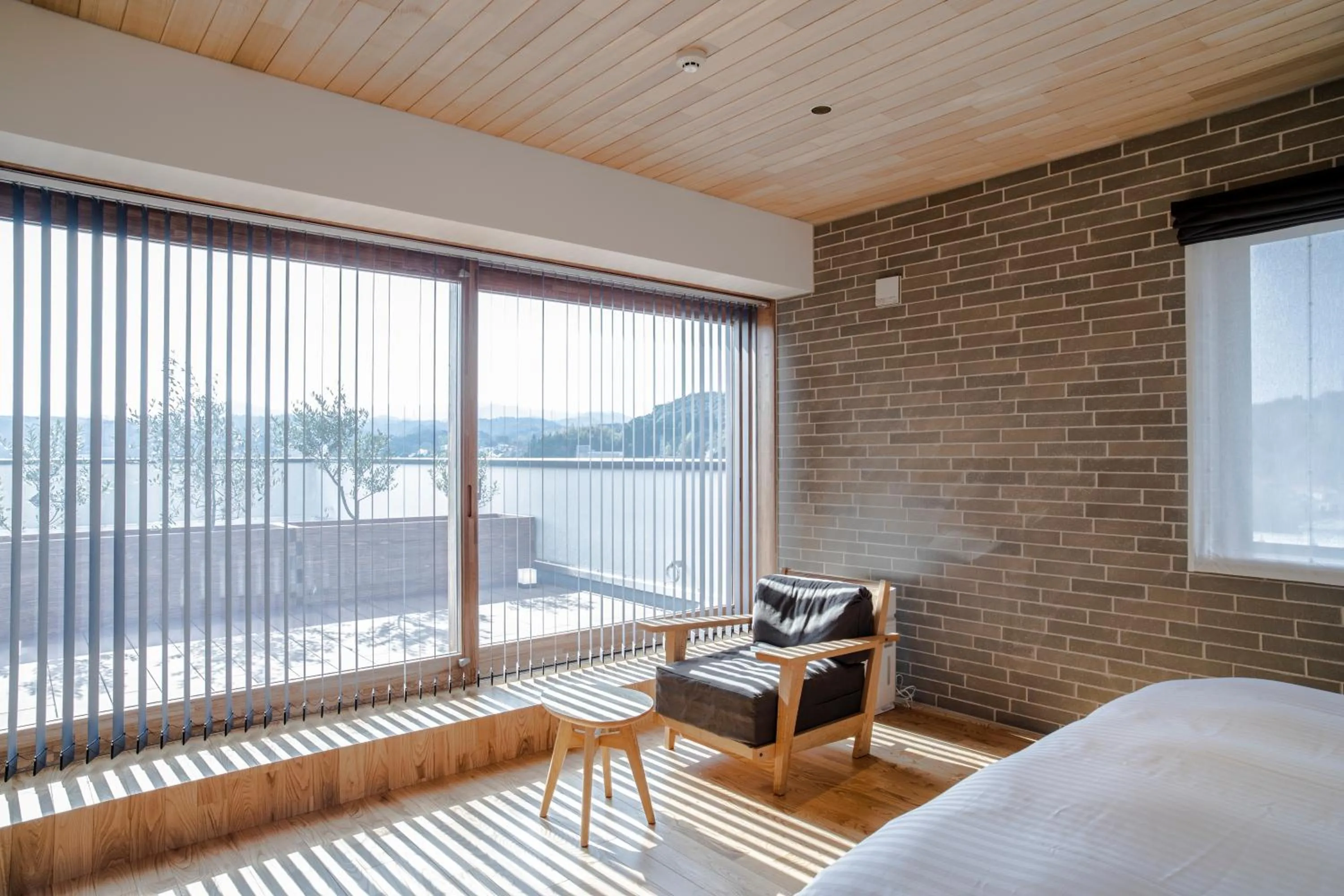 View (from property/room), Bed in MASCOS HOTEL Masuda Onsen