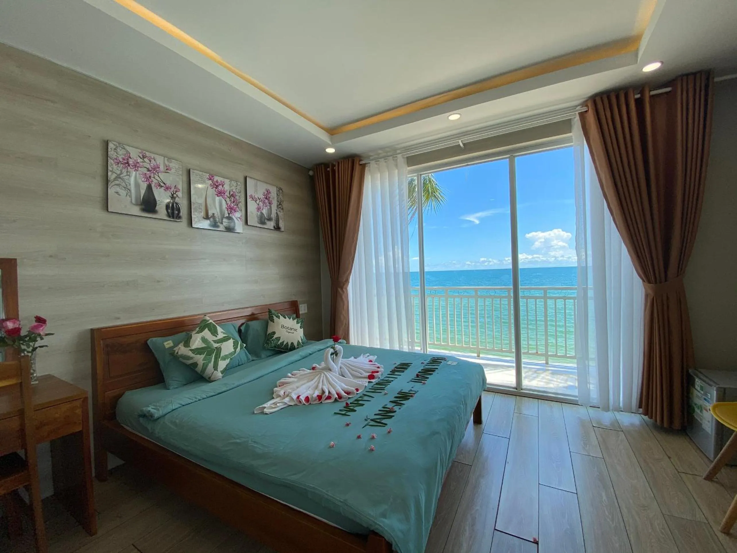Bed in CHILL HOUSE by the beach